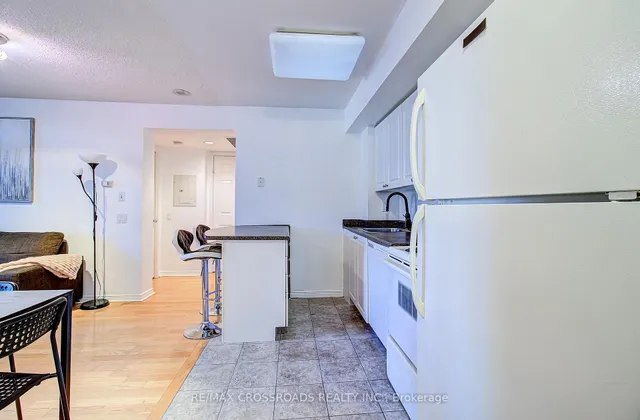 30 Harrison Garden Blvd #1512, Toronto 5