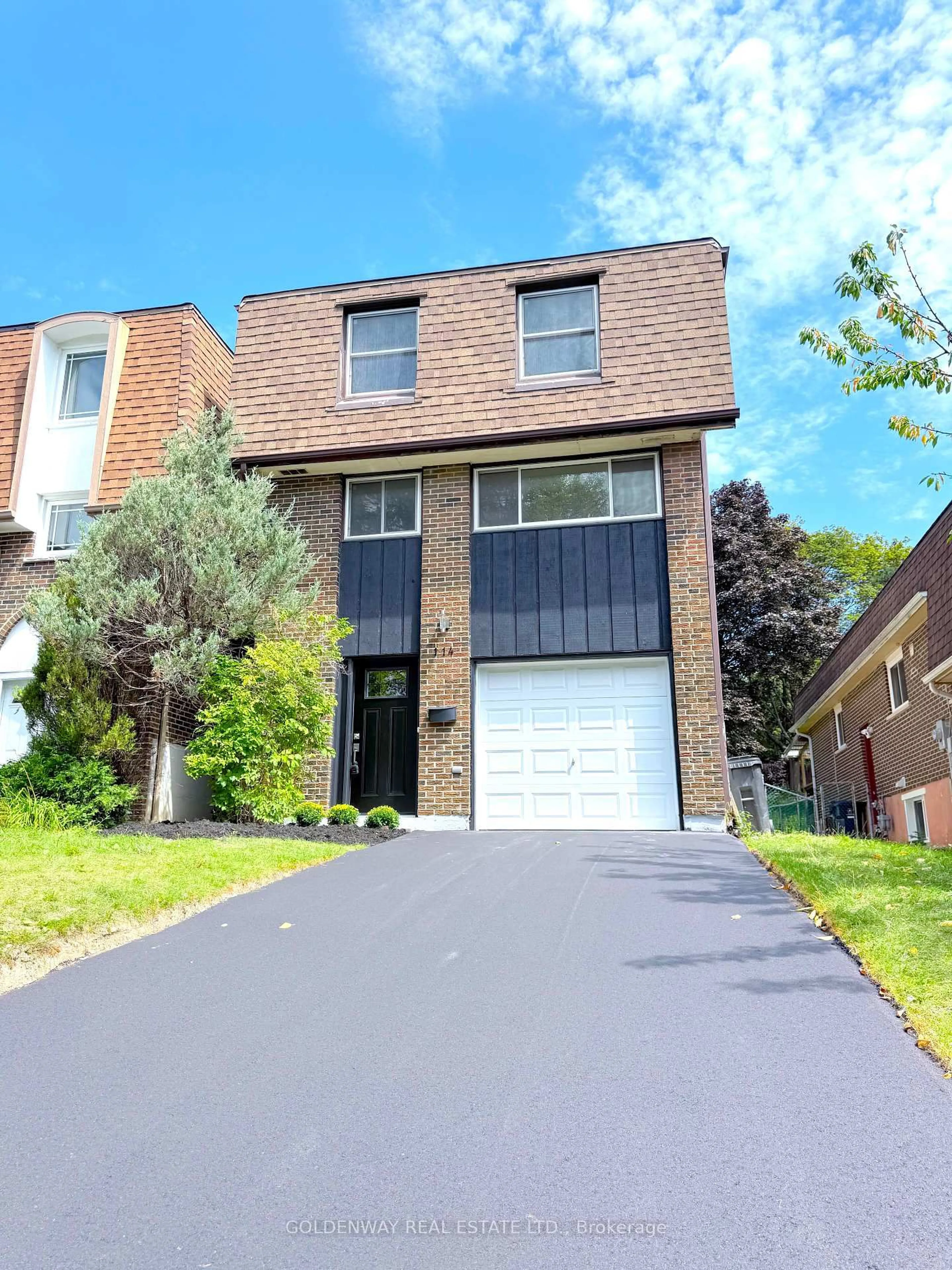 Home with brick exterior material, street for 114 Loganberry Cres, Toronto Ontario M2H 3H1