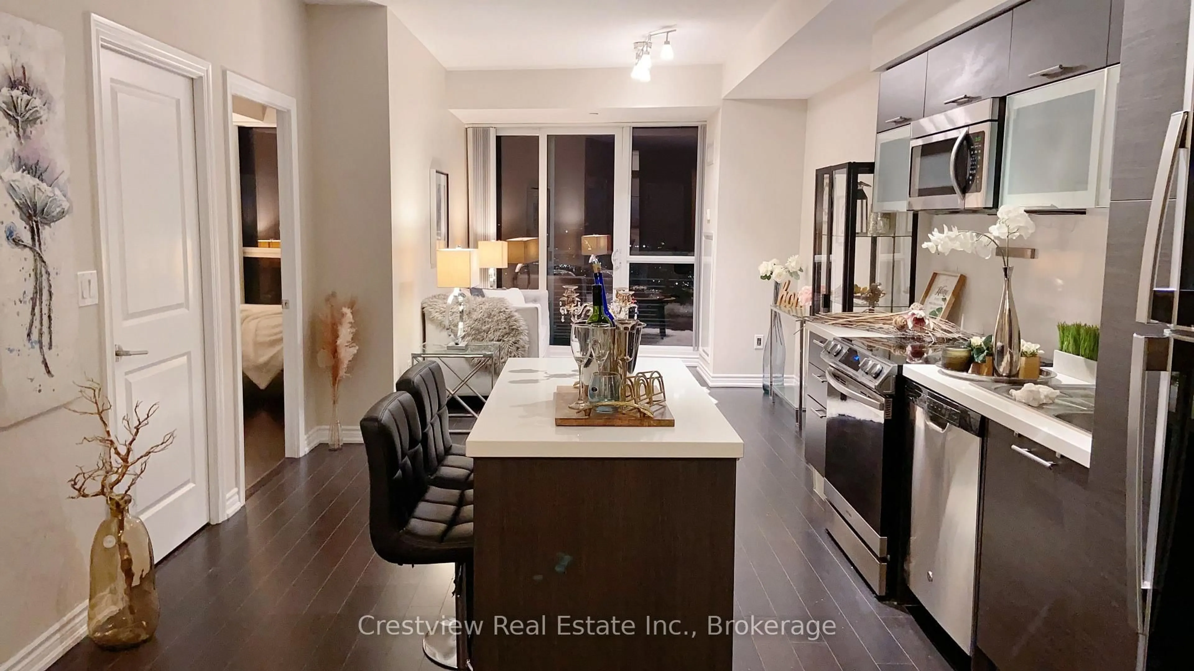 Open concept kitchen, ceramic/tile floor for 386 Yonge St #4505, Toronto Ontario M5B 0A5
