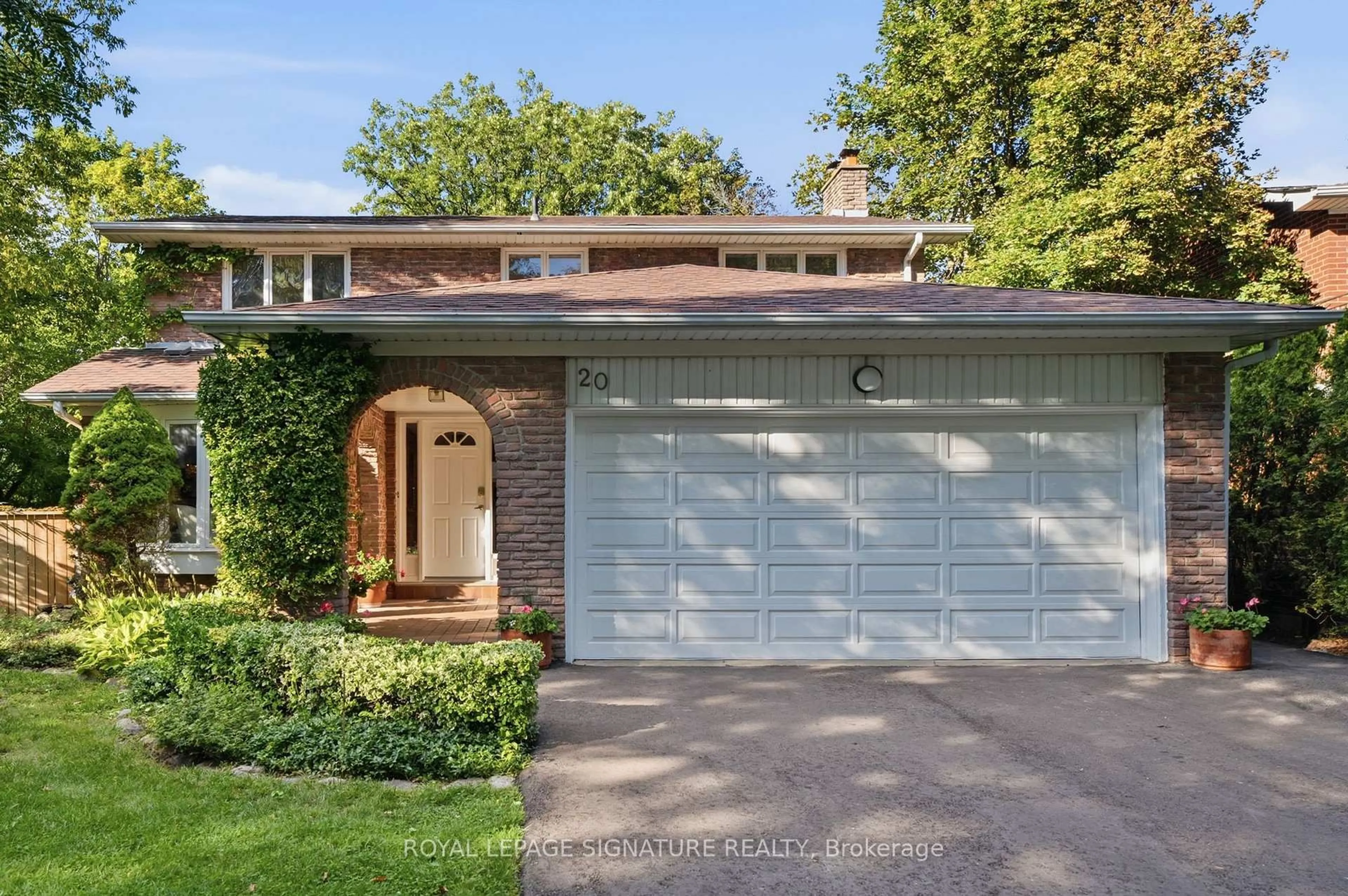 Home with brick exterior material, street for 20 Wellesbourne Cres, Toronto Ontario M2H 1Y7