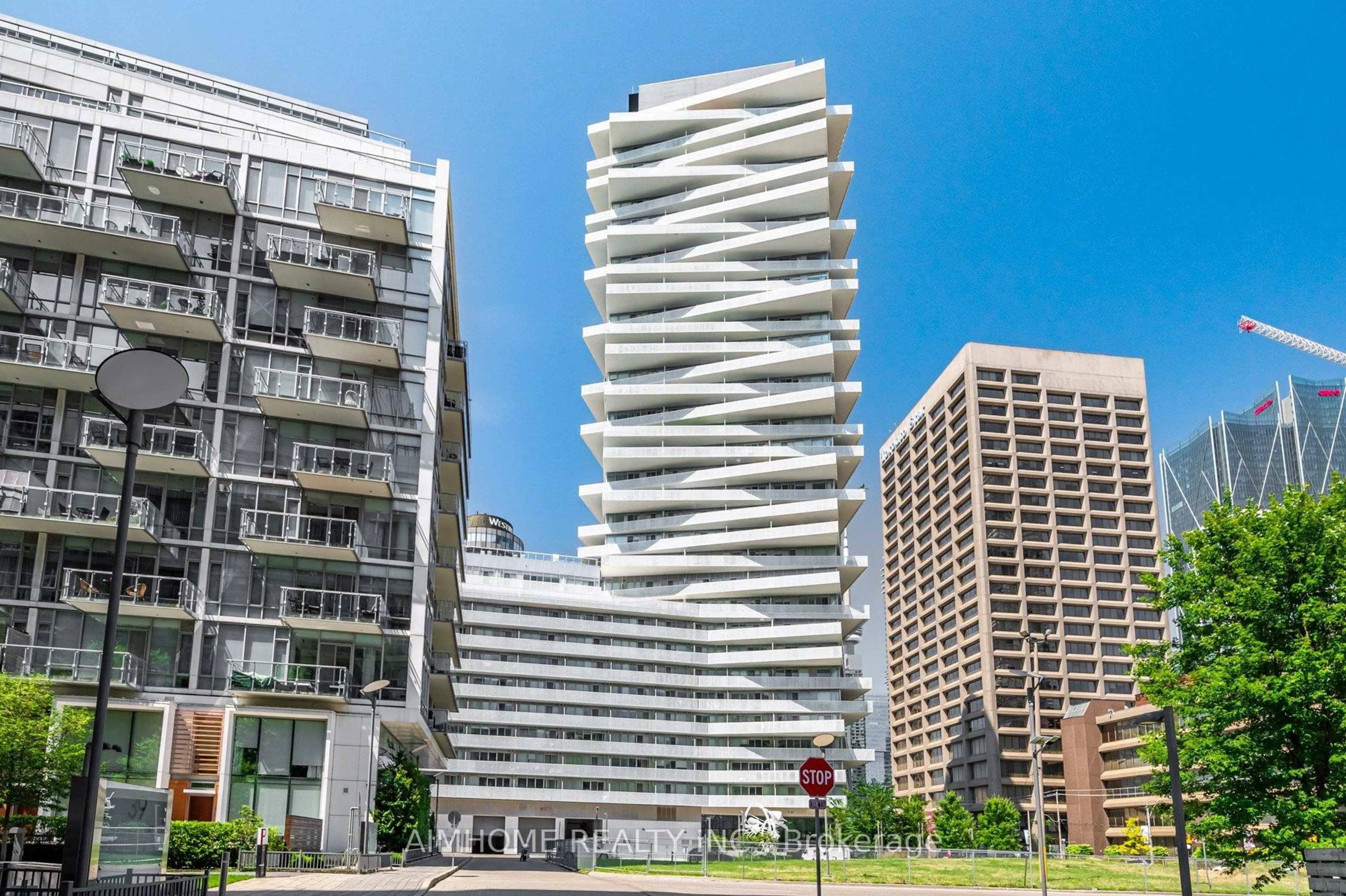 Unknown for 15 Queens Quay #409, Toronto Ontario M5E 0C5