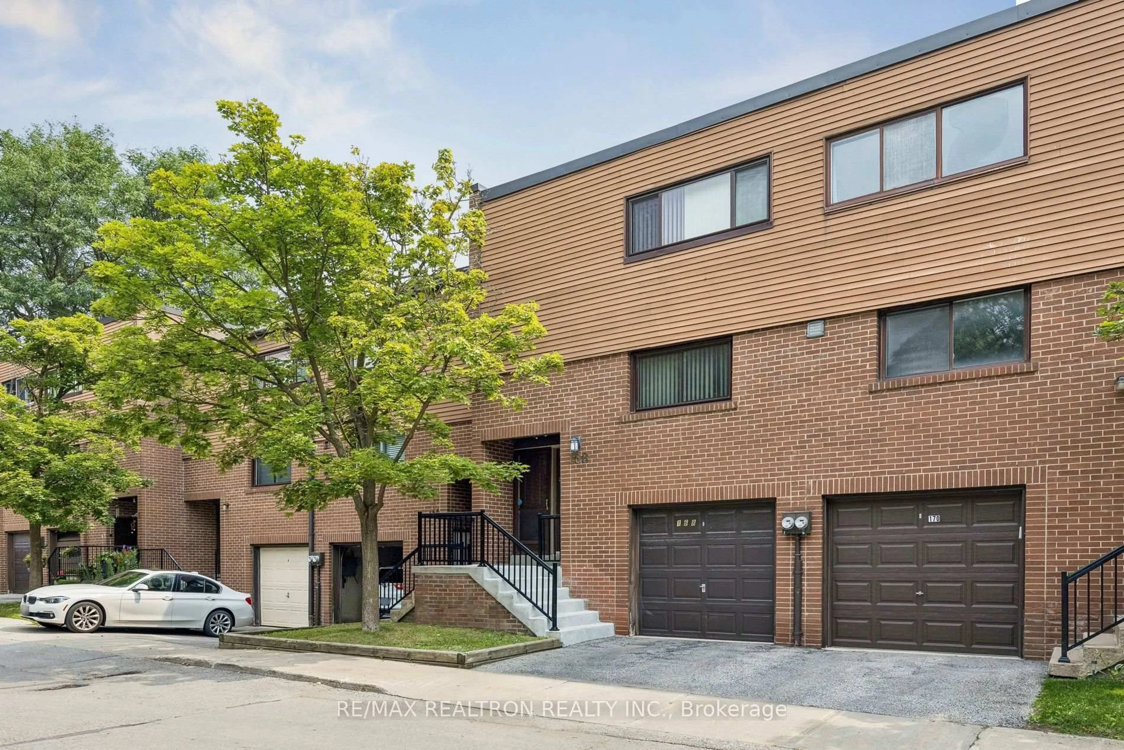 Home with brick exterior material, street for 168 Song Meadoway, Toronto Ontario M2H 2T7