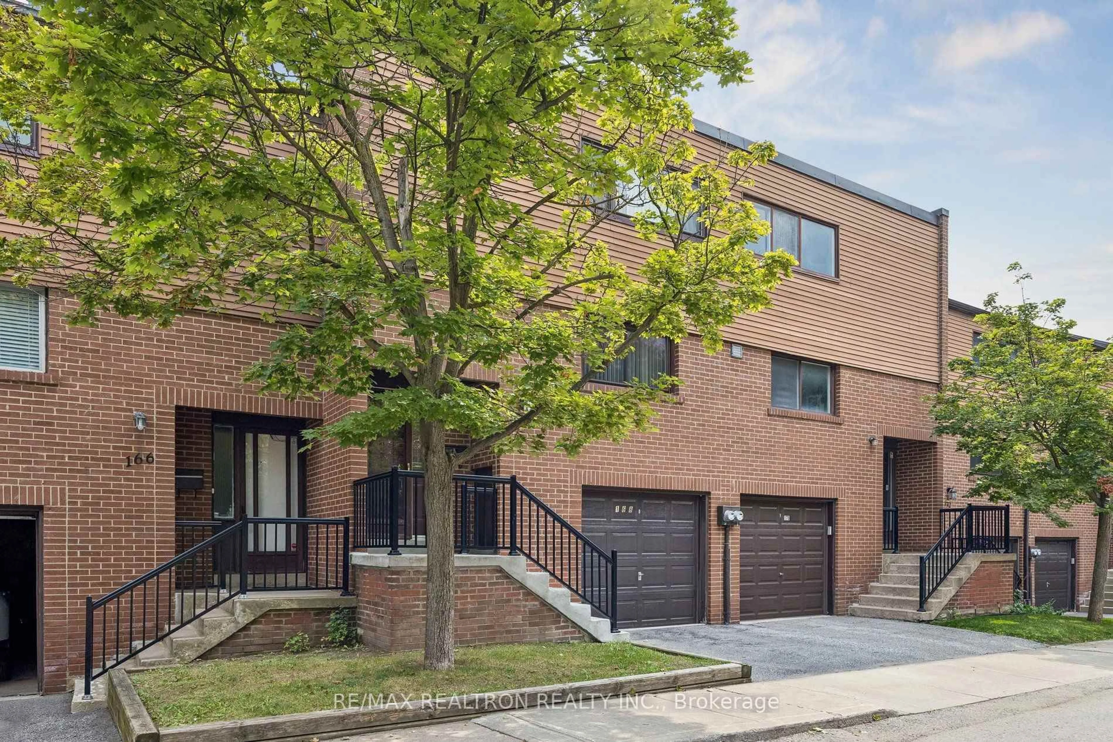 Home with brick exterior material, street for 168 Song Meadoway, Toronto Ontario M2H 2T7