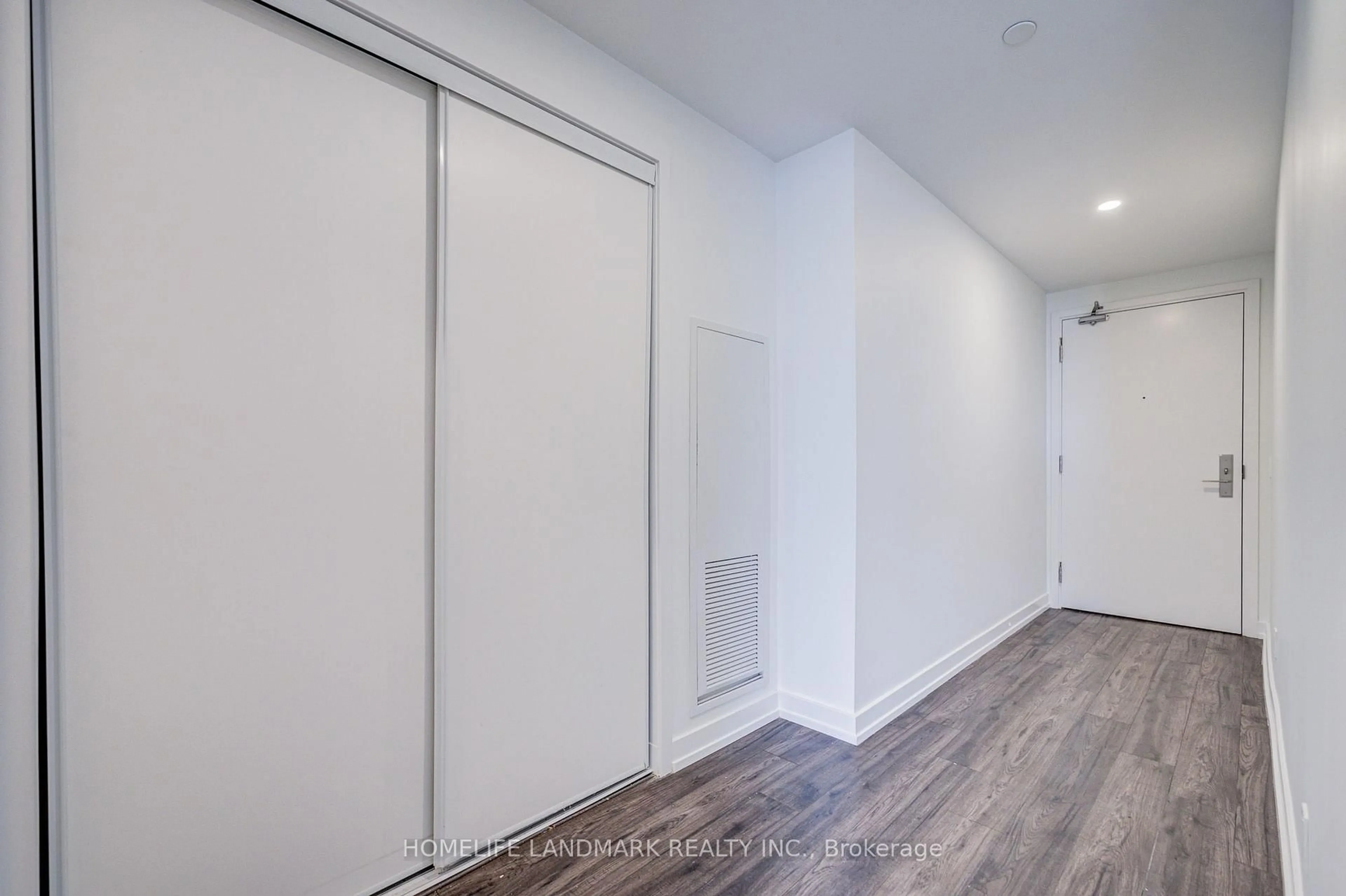 A pic of a room for 33 Helendale Ave #601, Toronto Ontario M4R 0A4