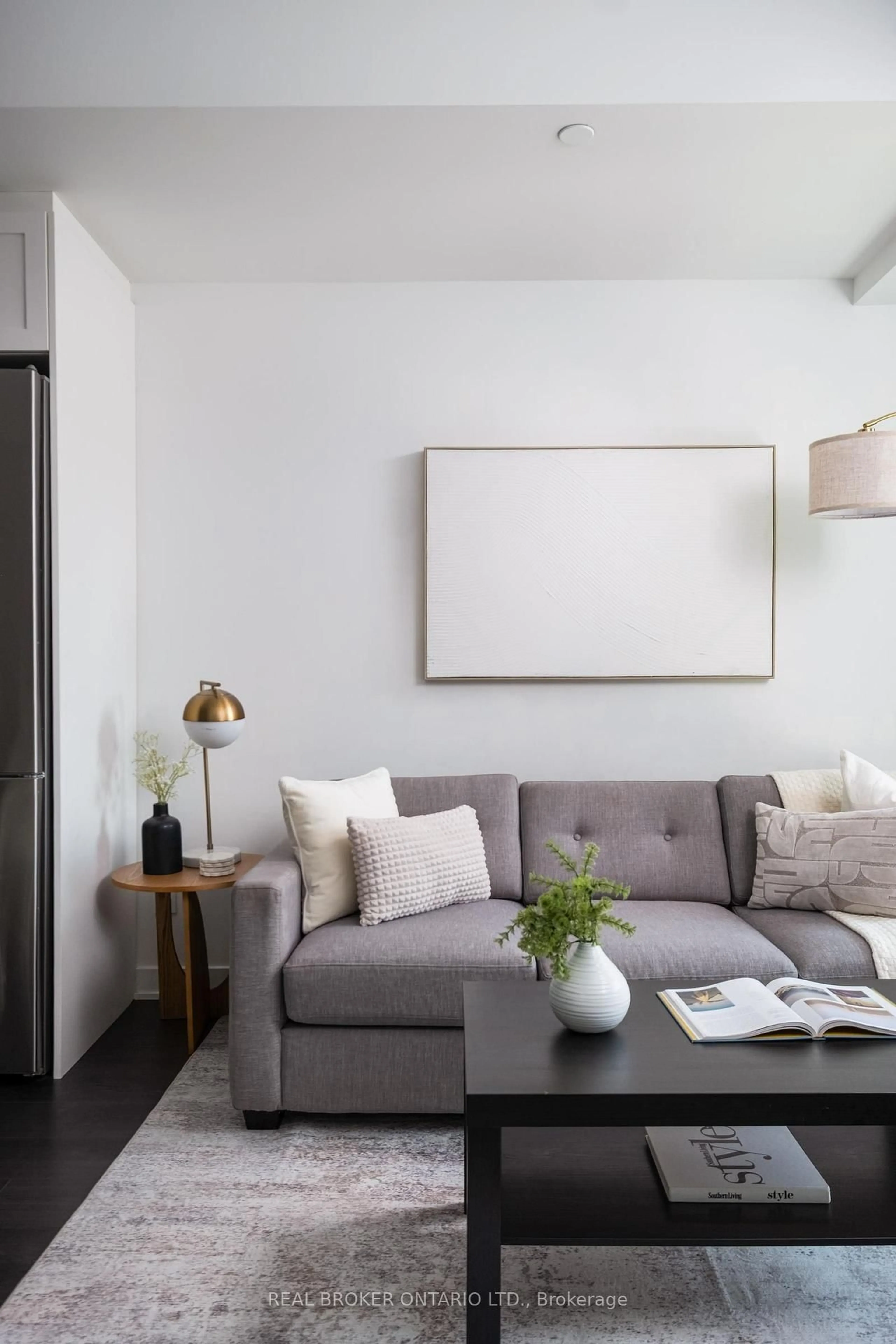 Living room with furniture, unknown for 543 Richmond St #528, Toronto Ontario M5V 0W9