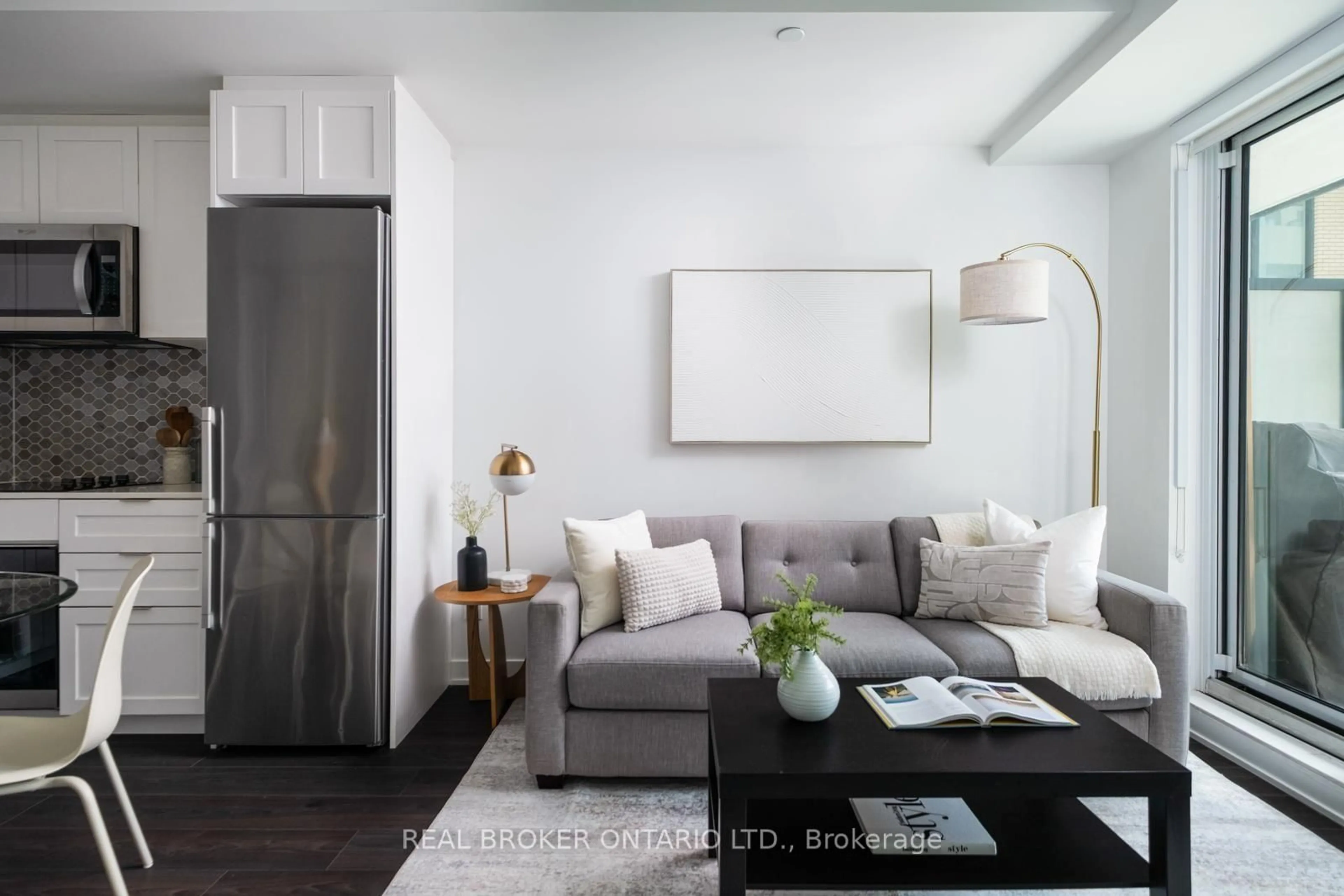 Living room with furniture, unknown for 543 Richmond St #528, Toronto Ontario M5V 0W9