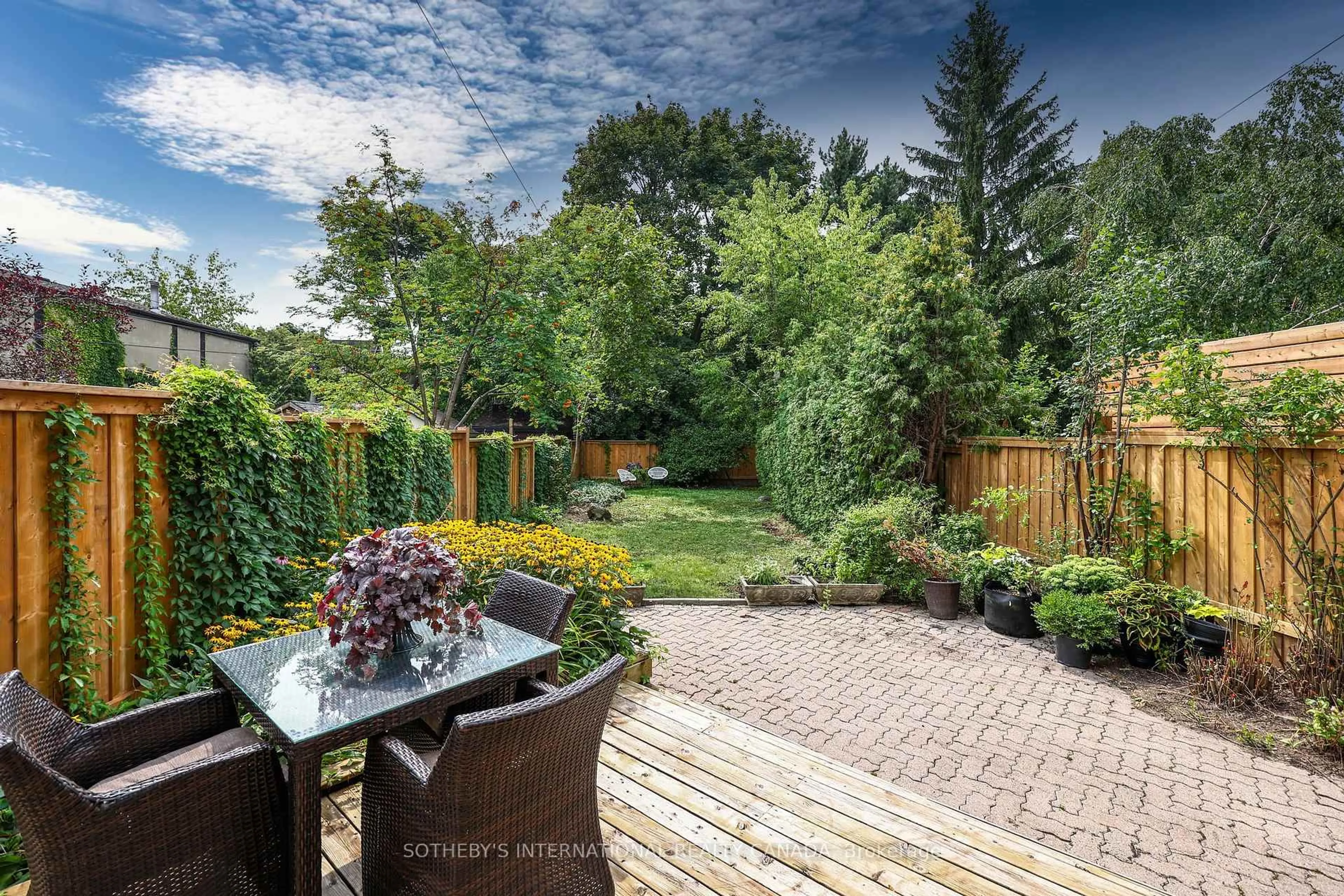Patio, street for 129 Stibbard Ave, Toronto Ontario M4P 2B9