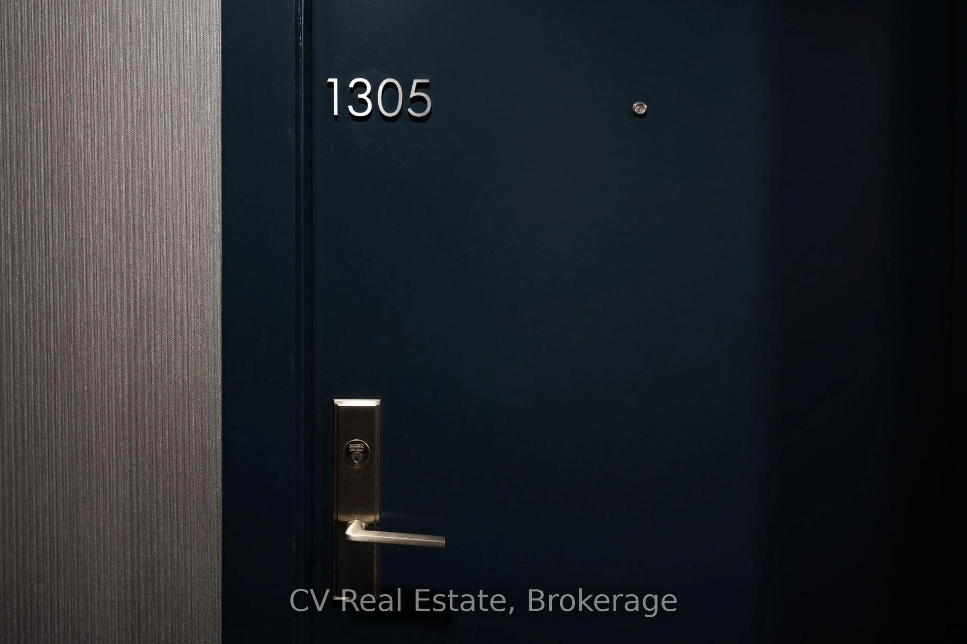 Unknown for 95 Bathurst St #1305, Toronto Ontario M5V 0H7