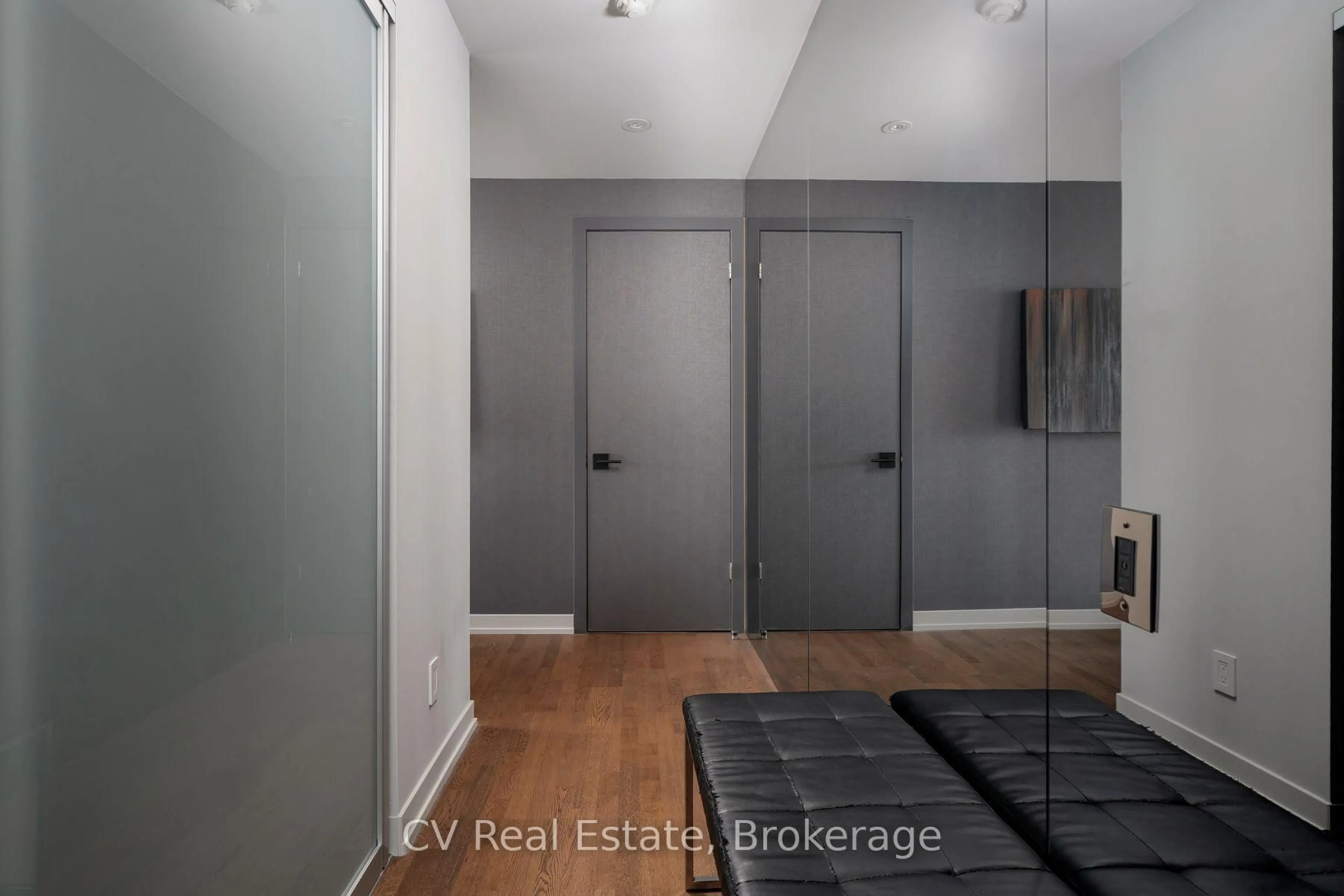 Indoor entryway for 95 Bathurst St #1305, Toronto Ontario M5V 0H7