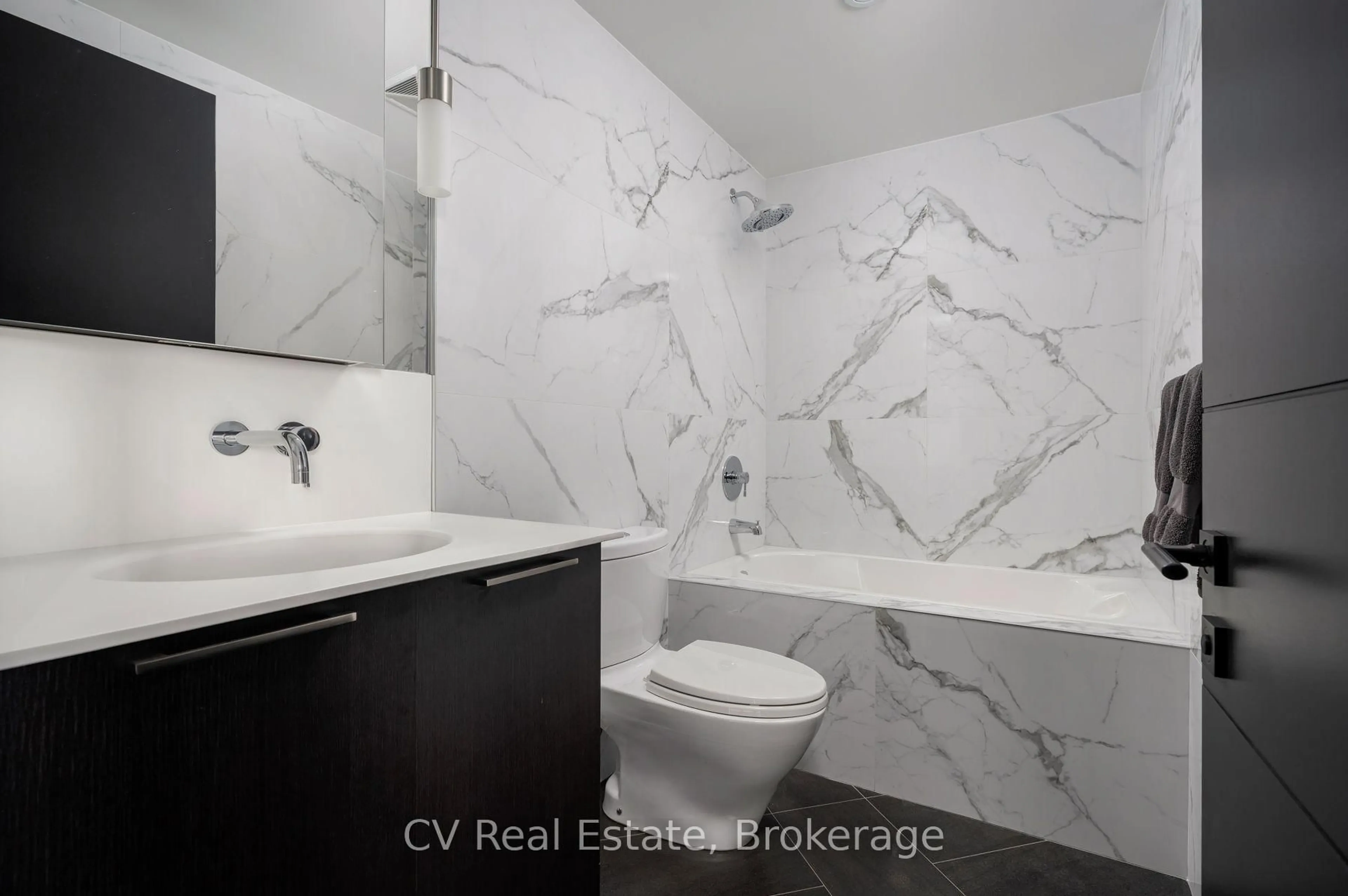Contemporary bathroom, ceramic/tile floor for 95 Bathurst St #1305, Toronto Ontario M5V 0H7