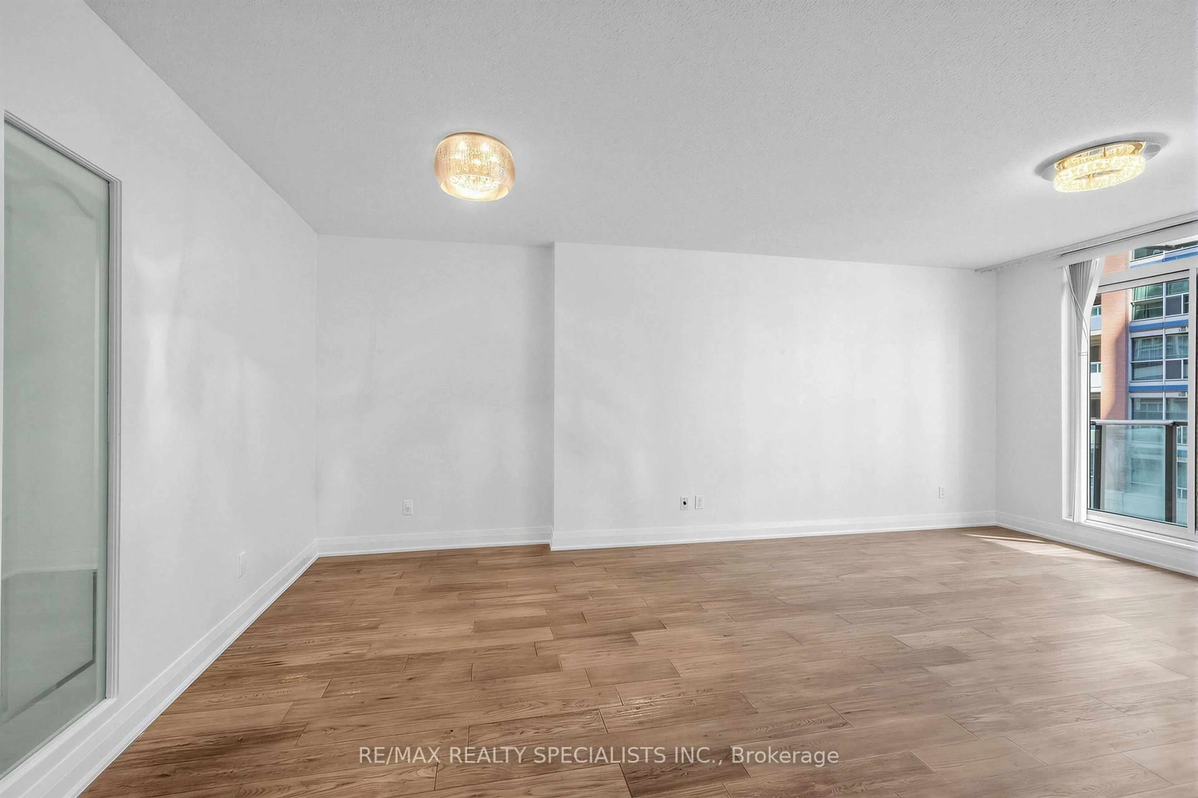 A pic of a room for 263 Wellington St #503, Toronto Ontario M5V 3E6