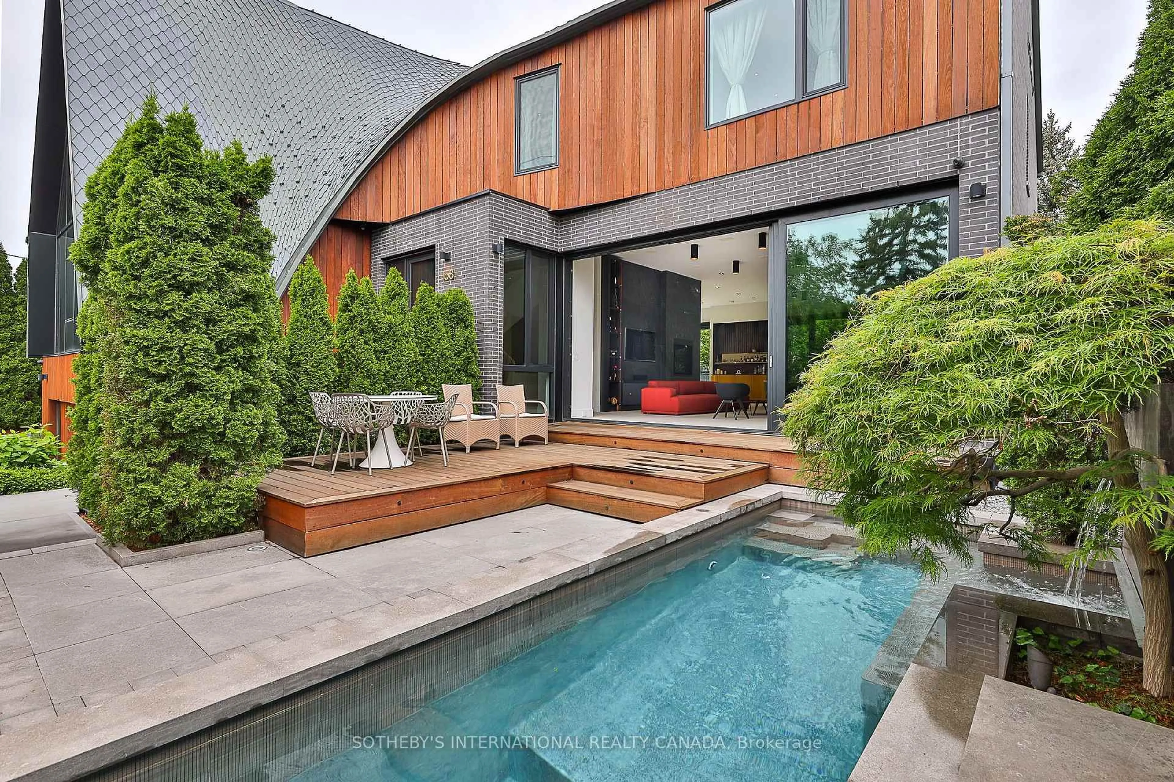 Patio, street for 108 Stratford Cres, Toronto Ontario M4N 1C6