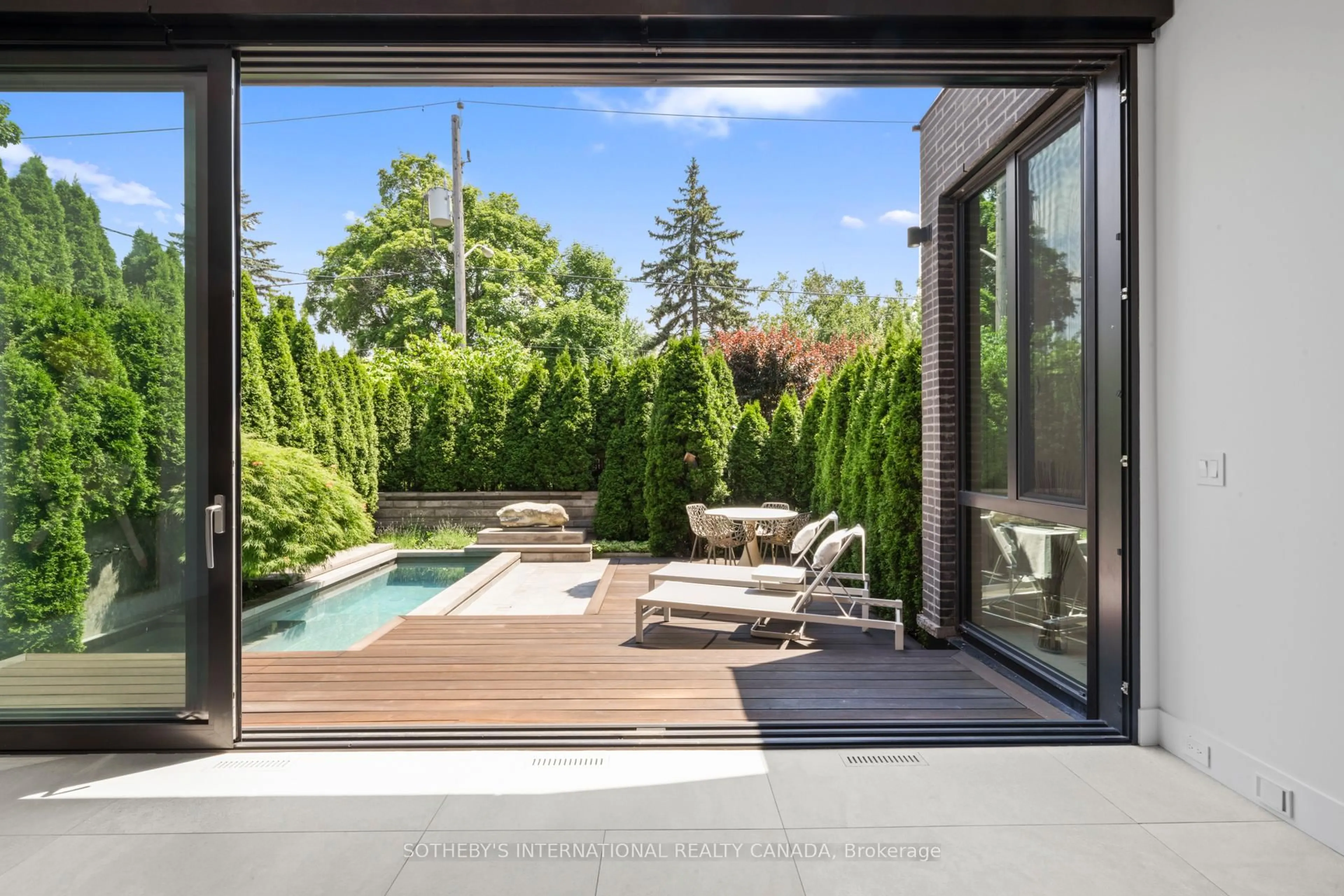 Patio, forest/trees view for 108 Stratford Cres, Toronto Ontario M4N 1C6