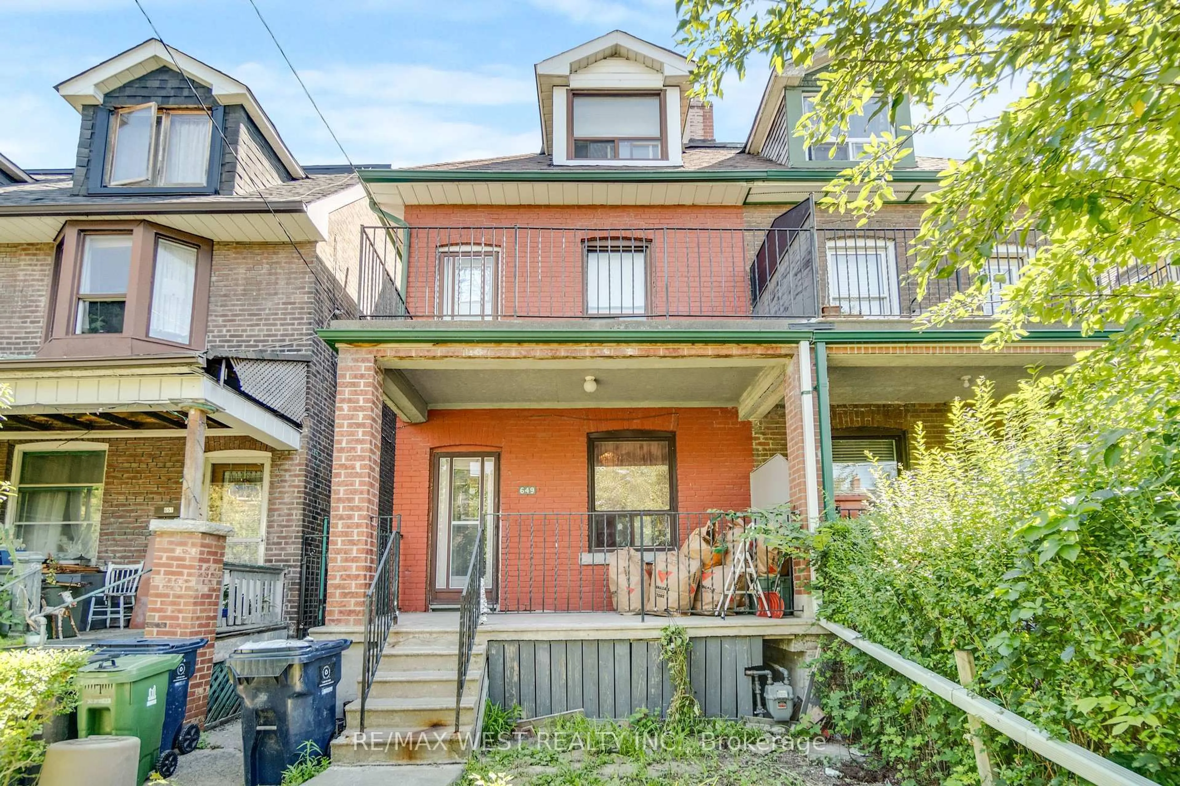Home with brick exterior material, street for 649 Crawford St, Toronto Ontario M6G 3K1