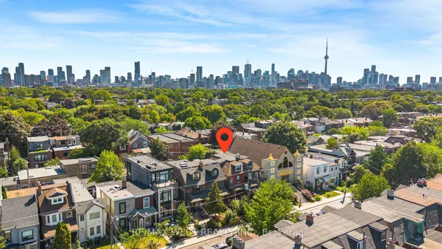 649 Crawford St, Toronto 5