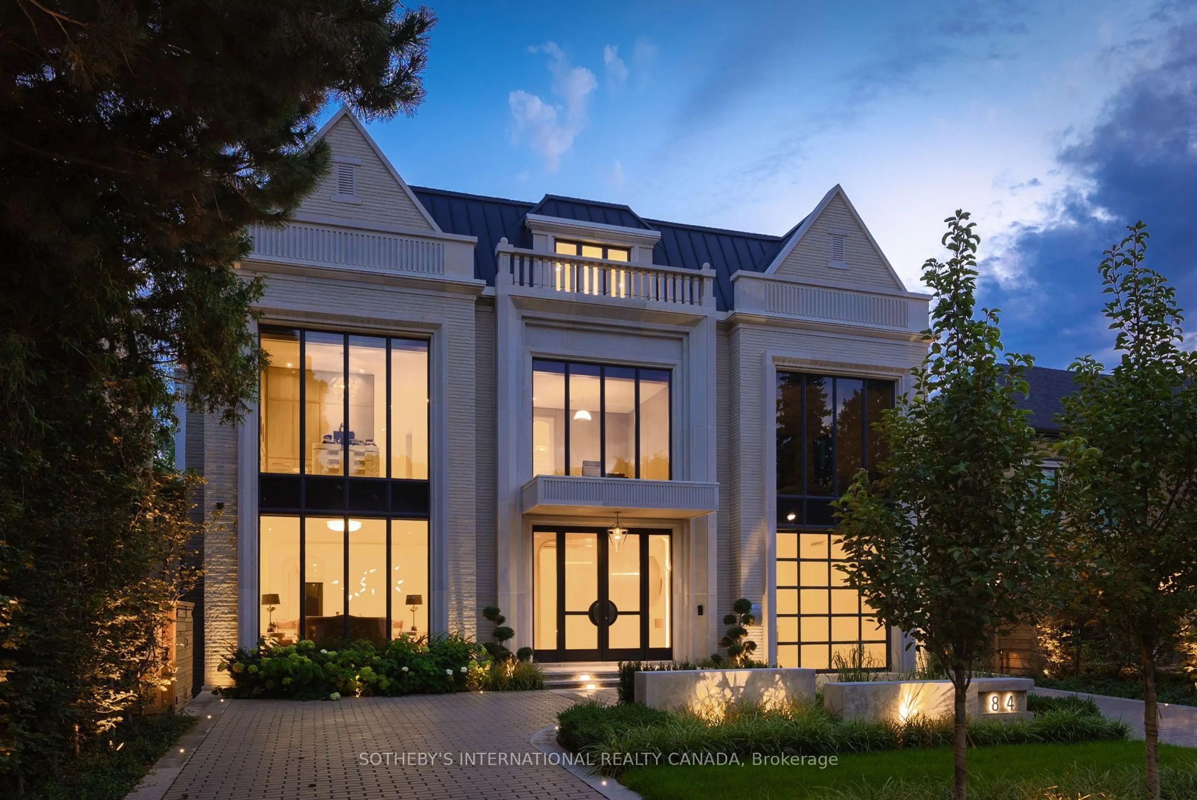 Indoor foyer for 84 Old Forest Hill Rd, Toronto Ontario M5P 2R5