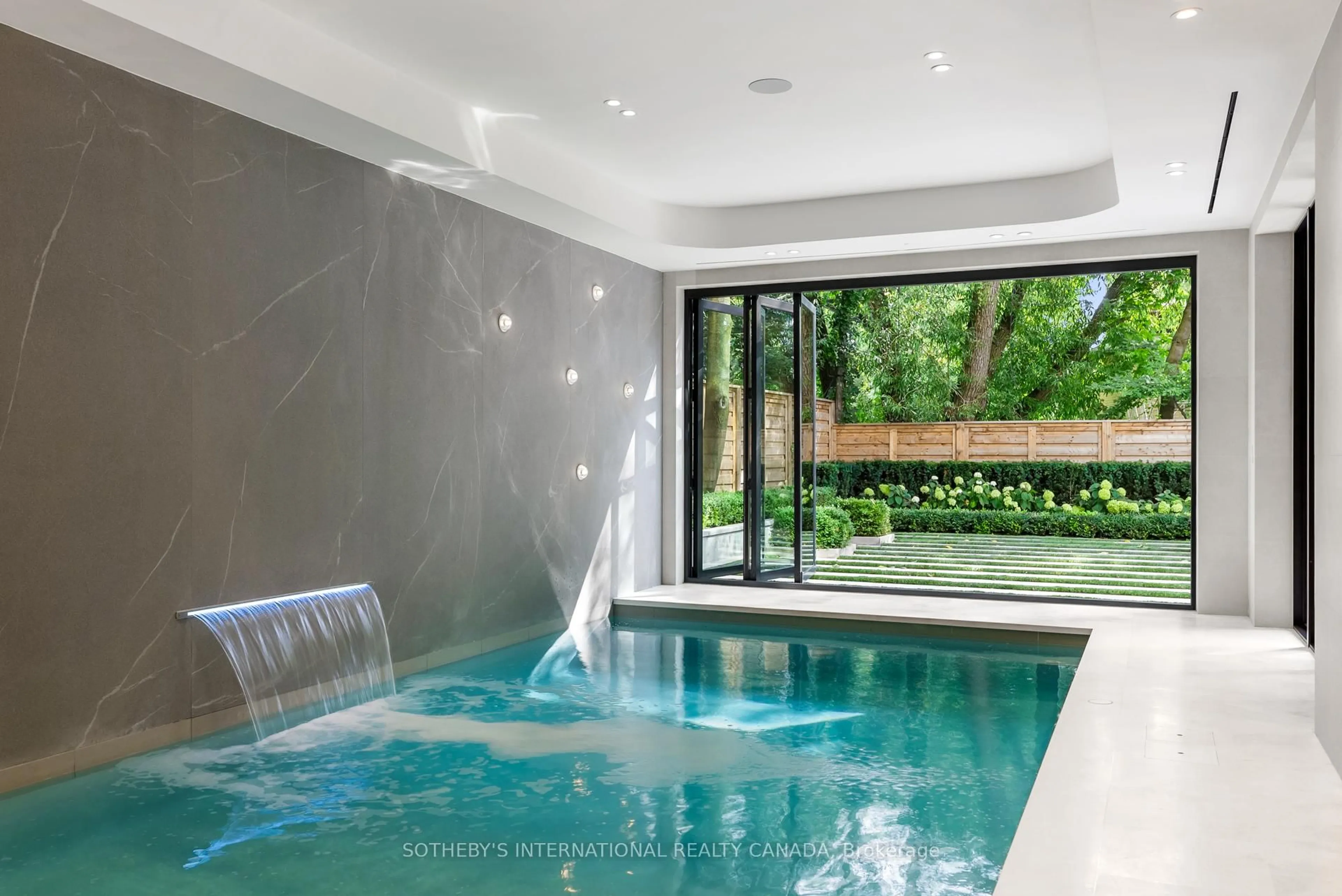 Pool for 84 Old Forest Hill Rd, Toronto Ontario M5P 2R5