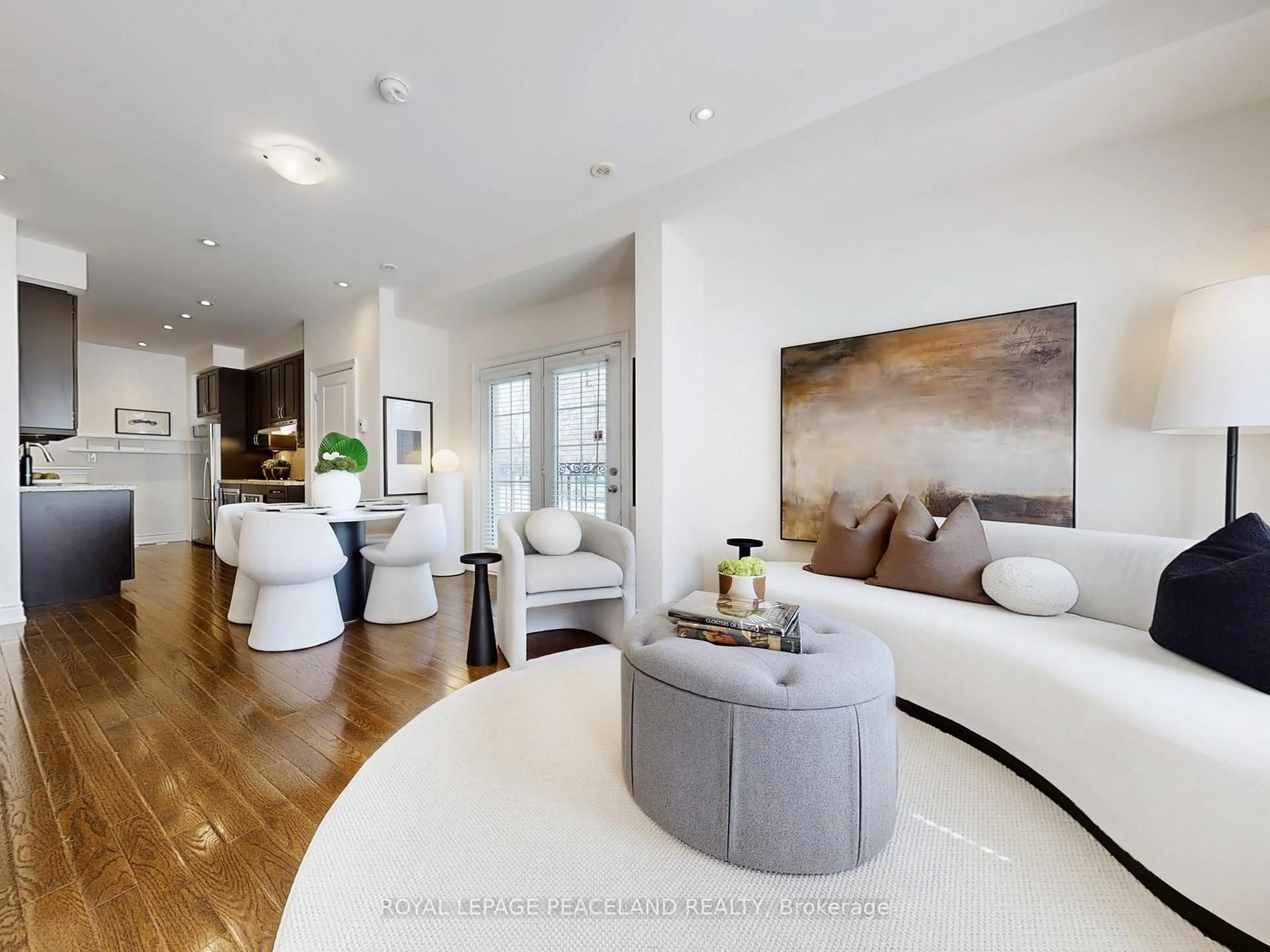Living room with furniture, wood/laminate floor for 82 Hargrave Lane, Toronto Ontario M4N 0A4