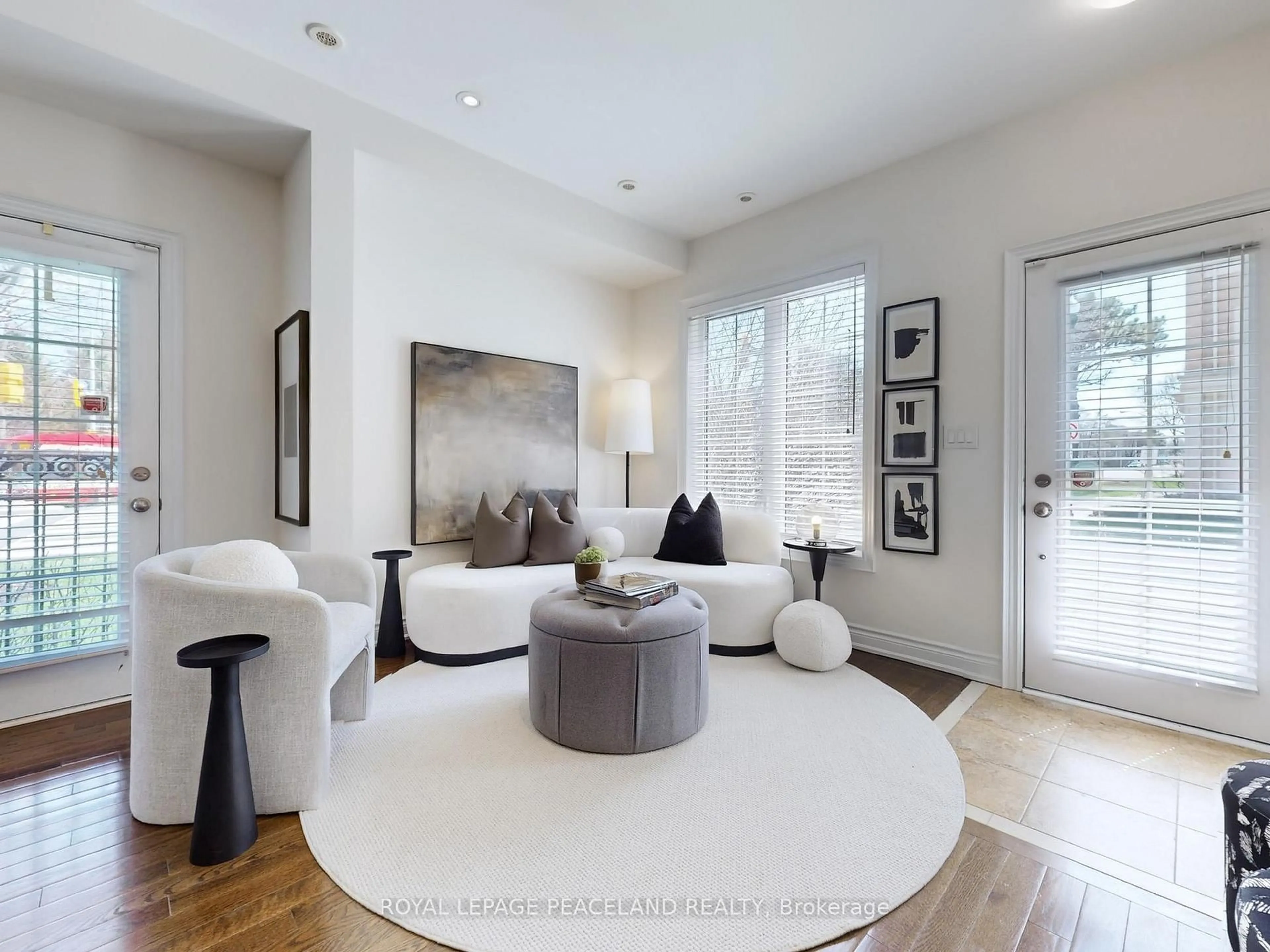 Living room with furniture, unknown for 82 Hargrave Lane, Toronto Ontario M4N 0A4