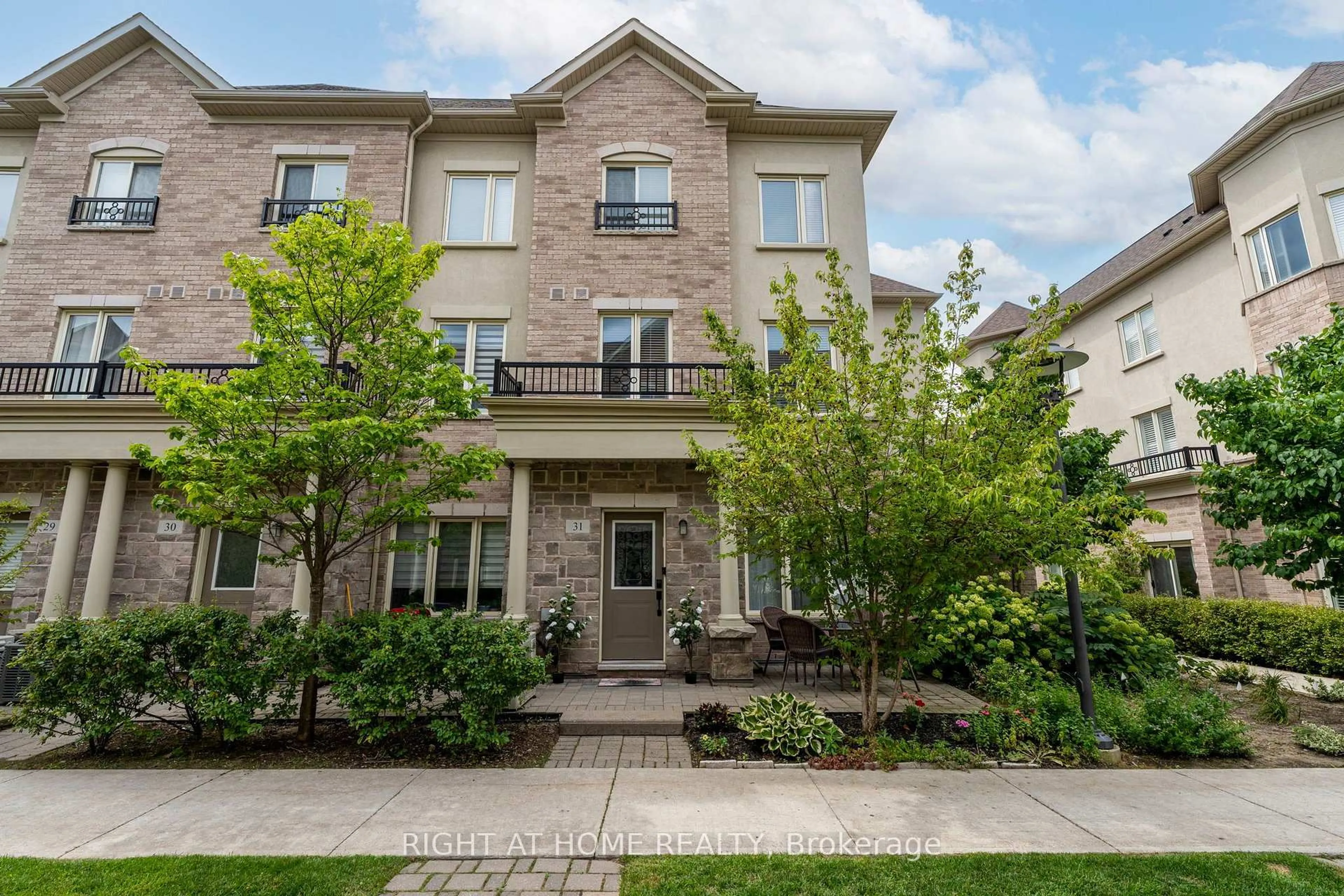Home with brick exterior material, street for 27 Coneflower Cres #31, Toronto Ontario M2R 0A5