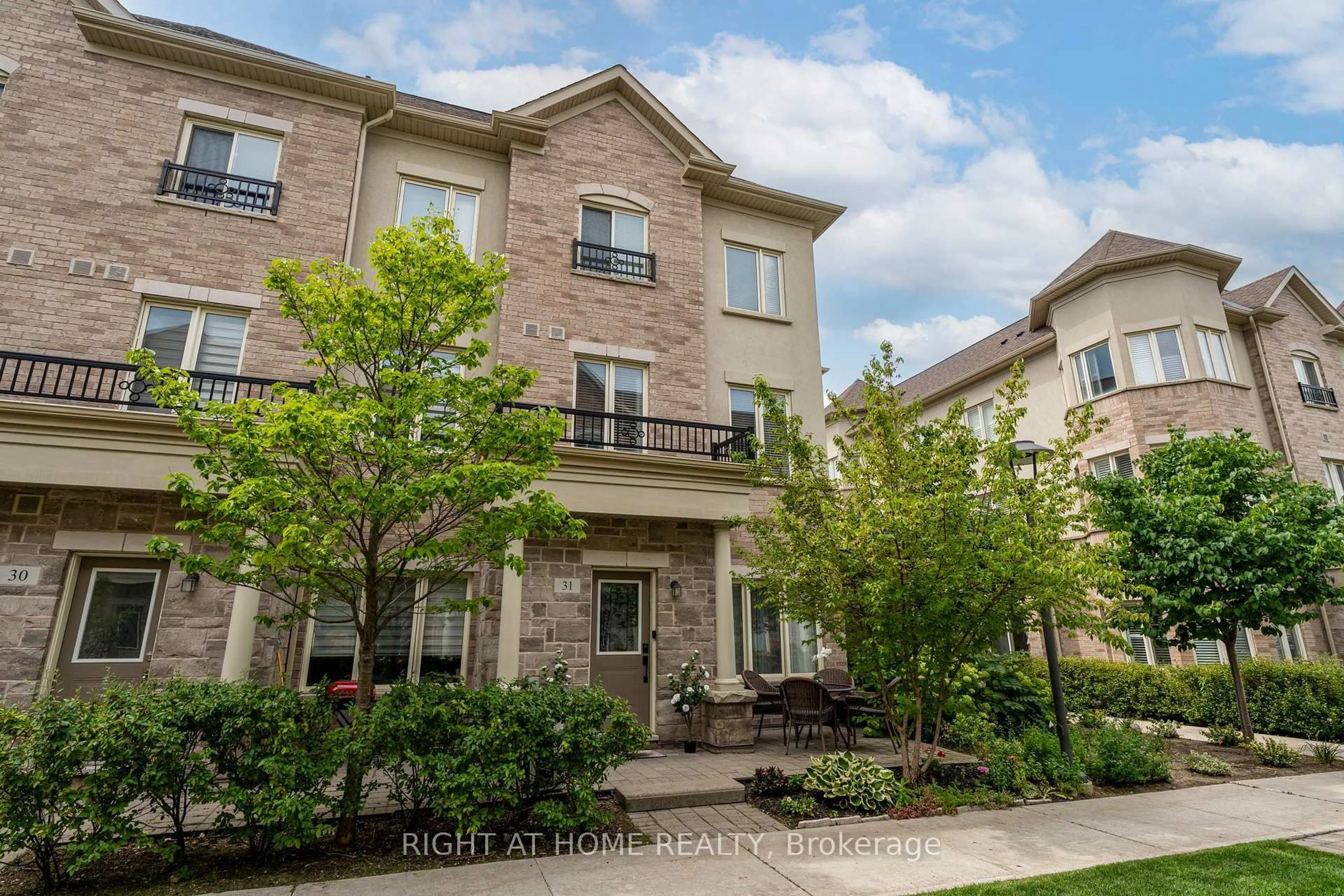 Unknown for 27 Coneflower Cres #31, Toronto Ontario M2R 0A5