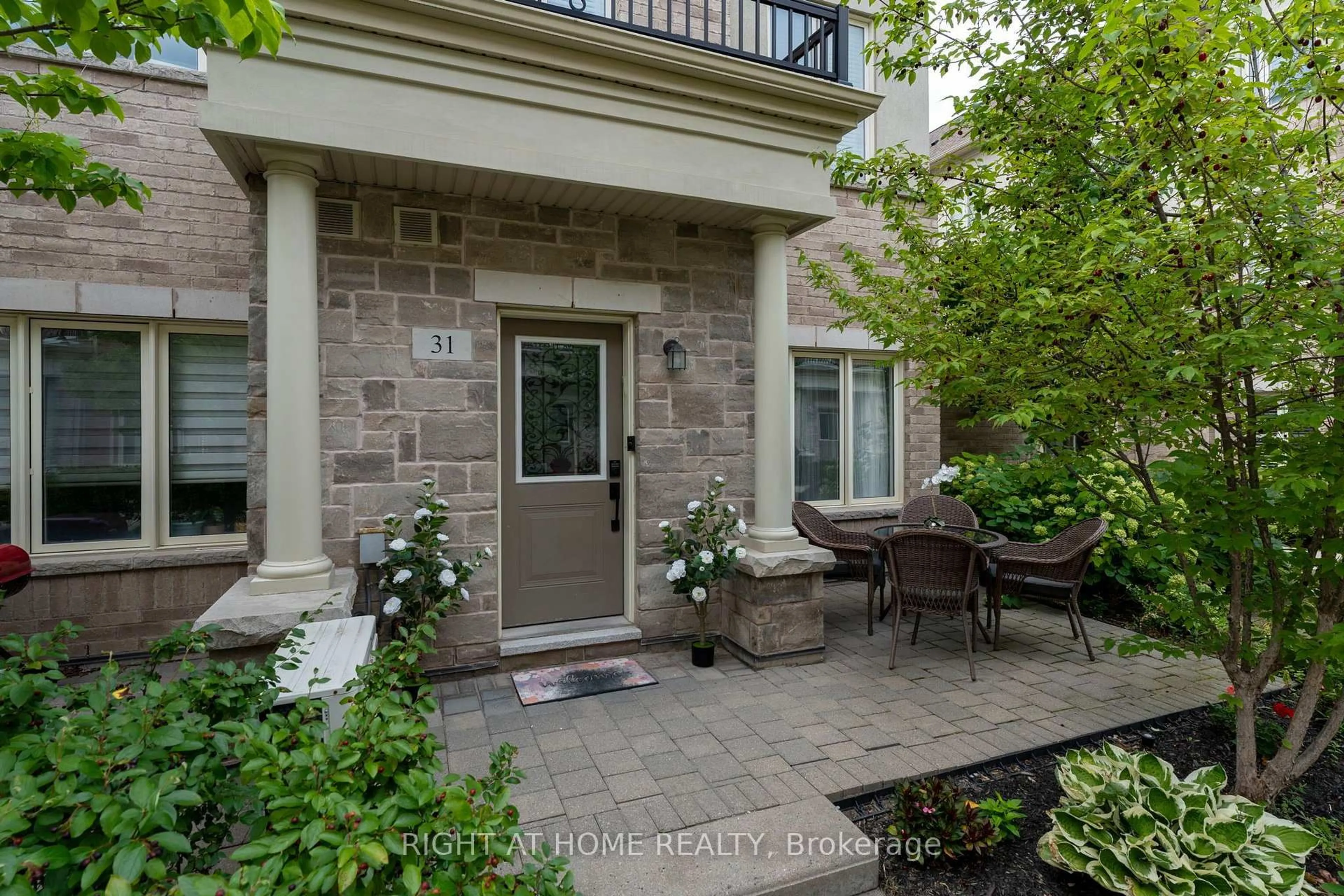 Unknown for 27 Coneflower Cres #31, Toronto Ontario M2R 0A5