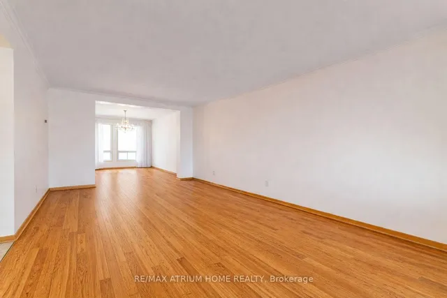 522 Cummer Ave, Toronto 2