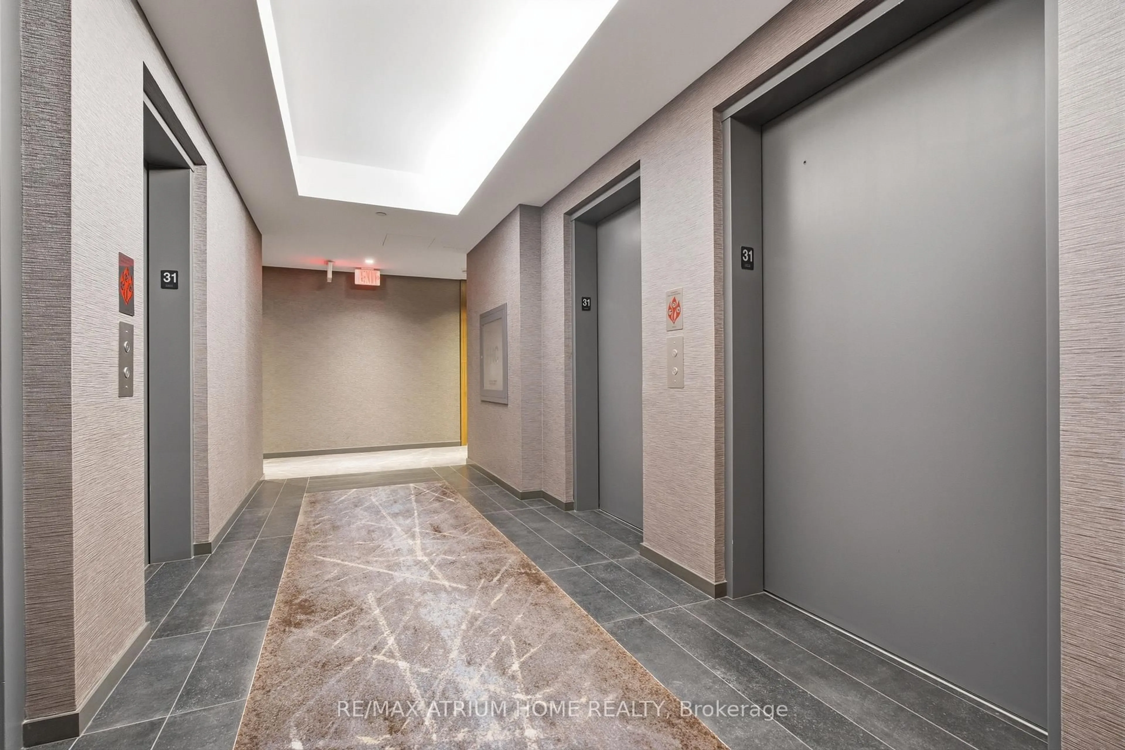 Indoor foyer for 200 Bloor St #3103, Toronto Ontario M5B 1T8