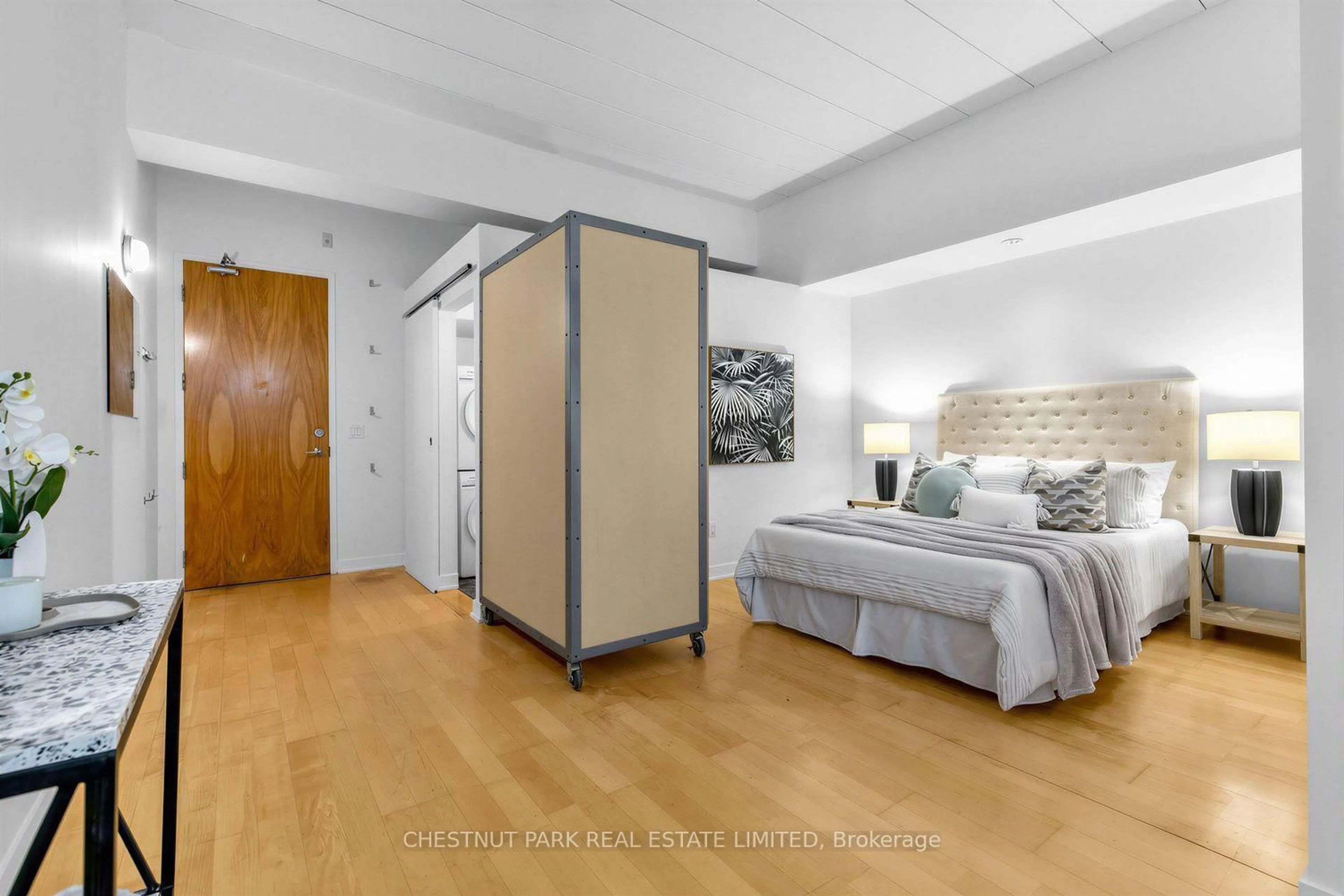 Bedroom with bed, unknown for 160 Baldwin St #409, Toronto Ontario M5T 3K7