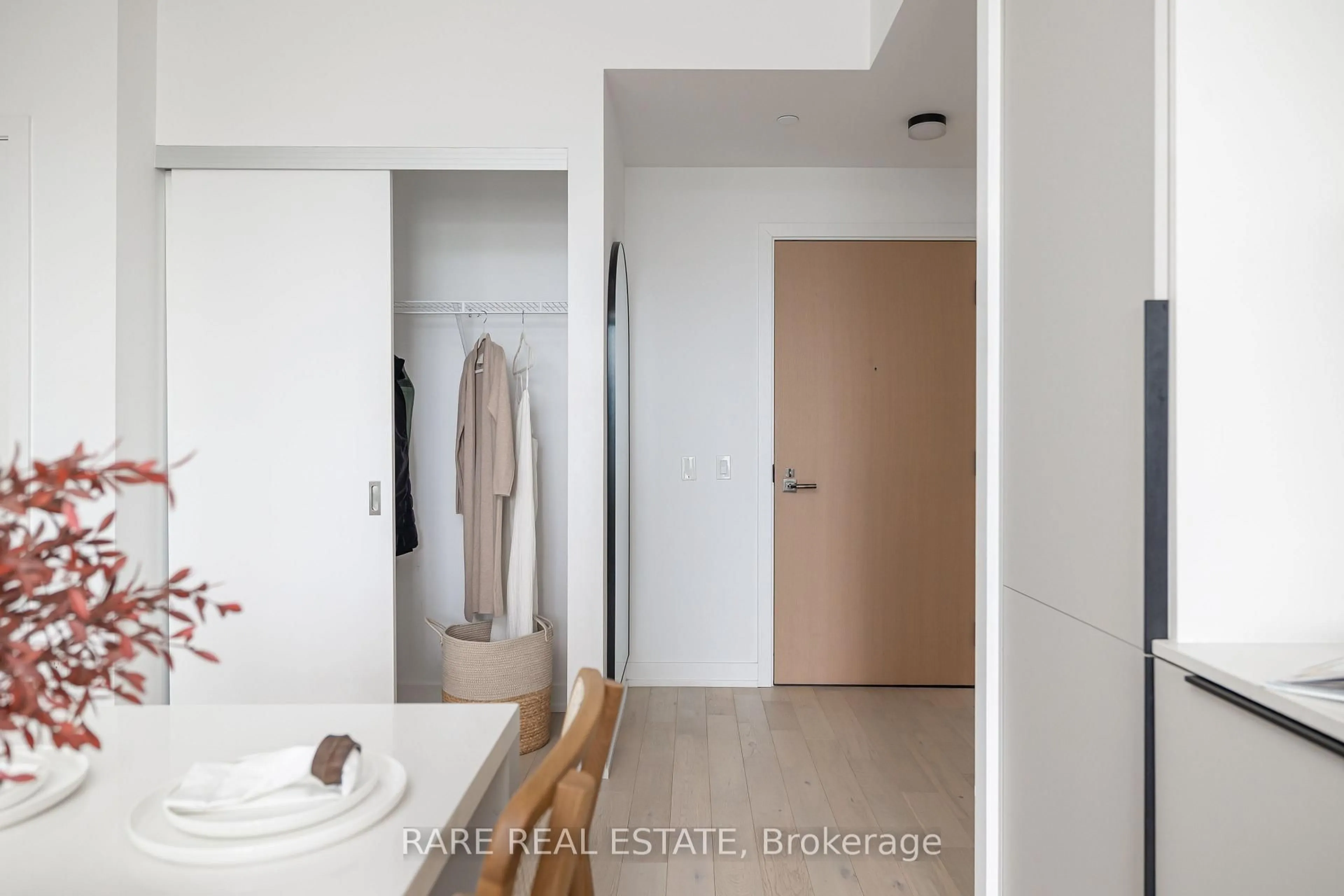 Unknown for 200 Sudbury St #907, Toronto Ontario M6J 0H1