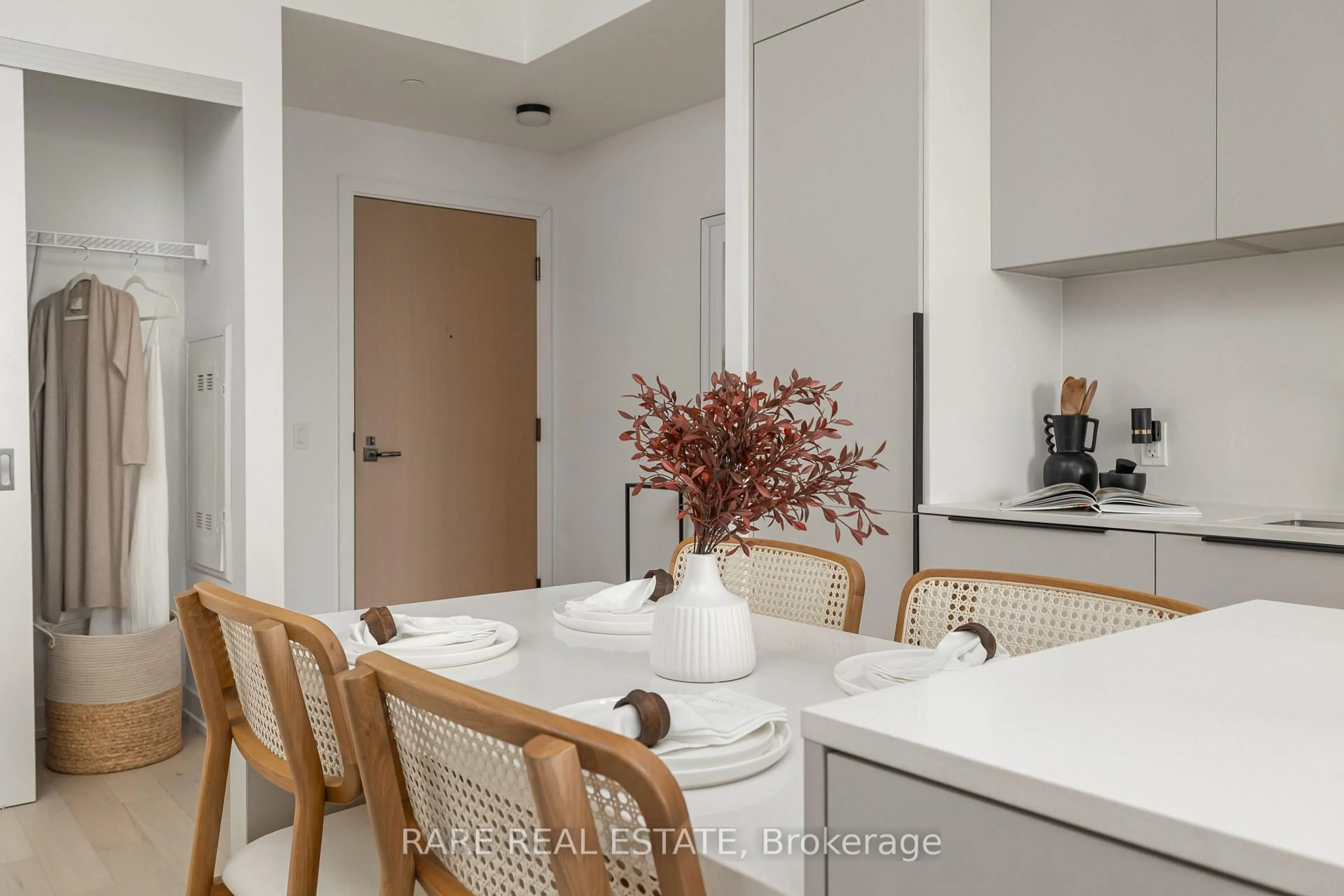 Open concept kitchen, unknown for 200 Sudbury St #907, Toronto Ontario M6J 0H1