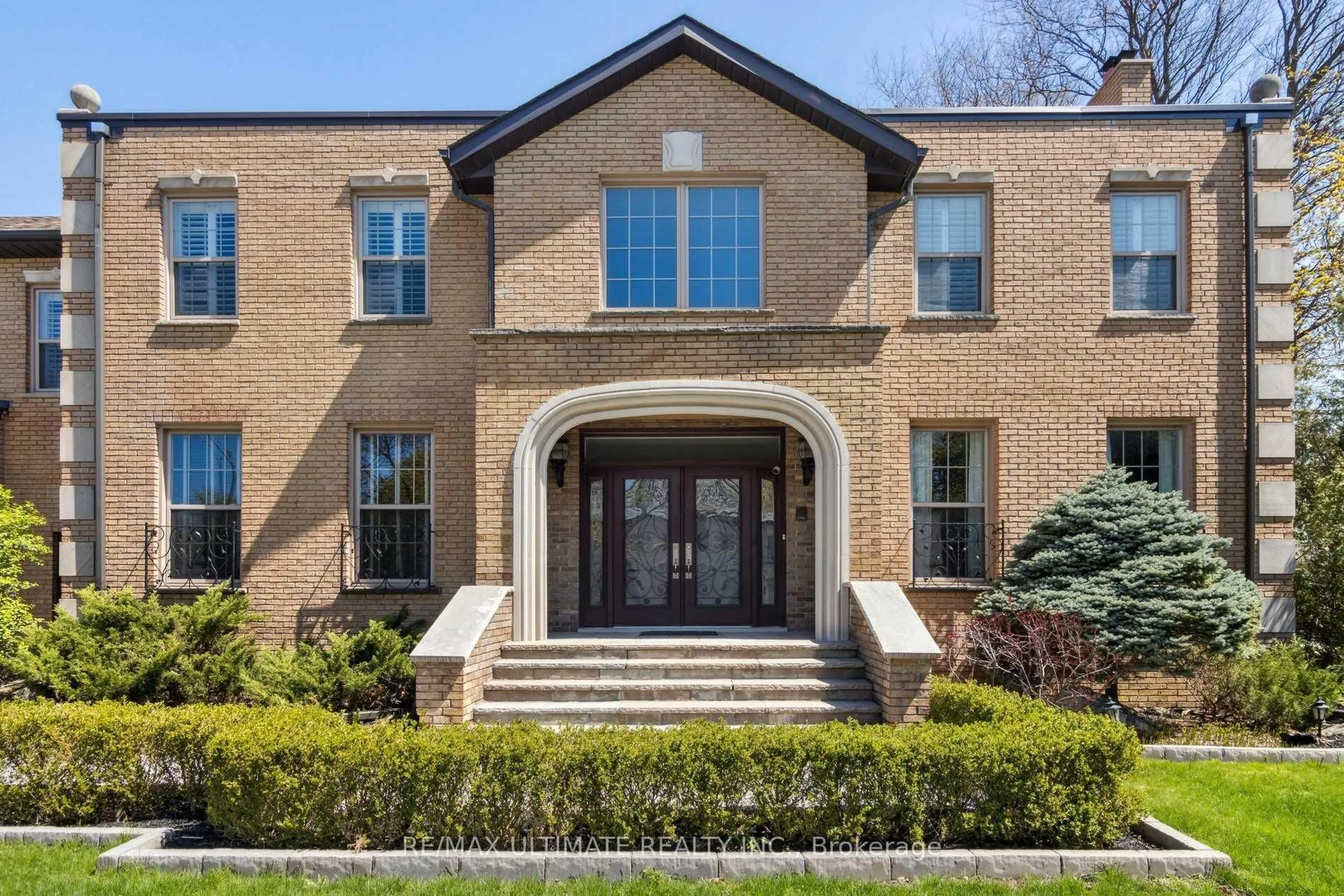 Home with brick exterior material, building for 1 Versailles Crt, Toronto Ontario M3B 2A8