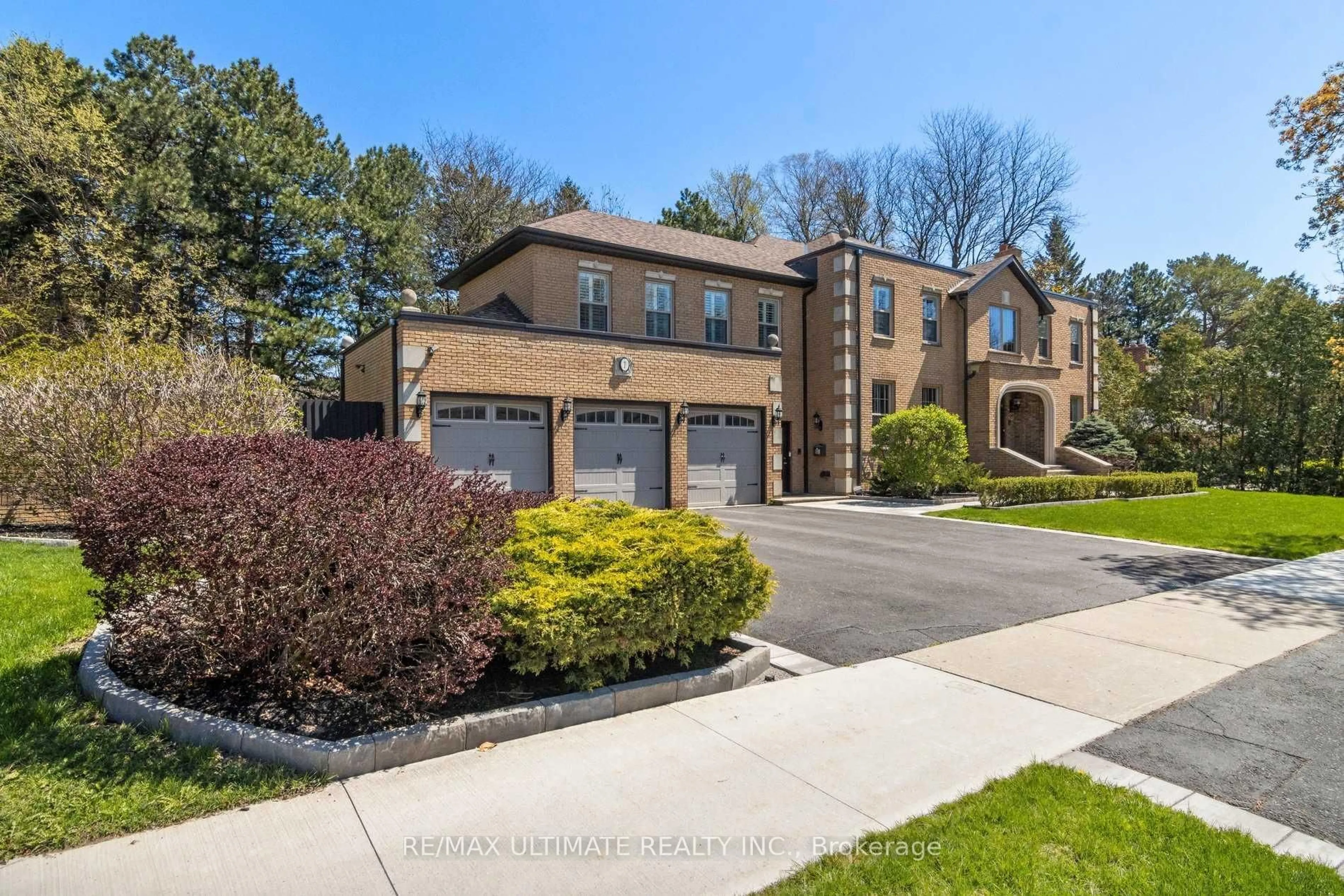 Home with brick exterior material, street for 1 Versailles Crt, Toronto Ontario M3B 2A8
