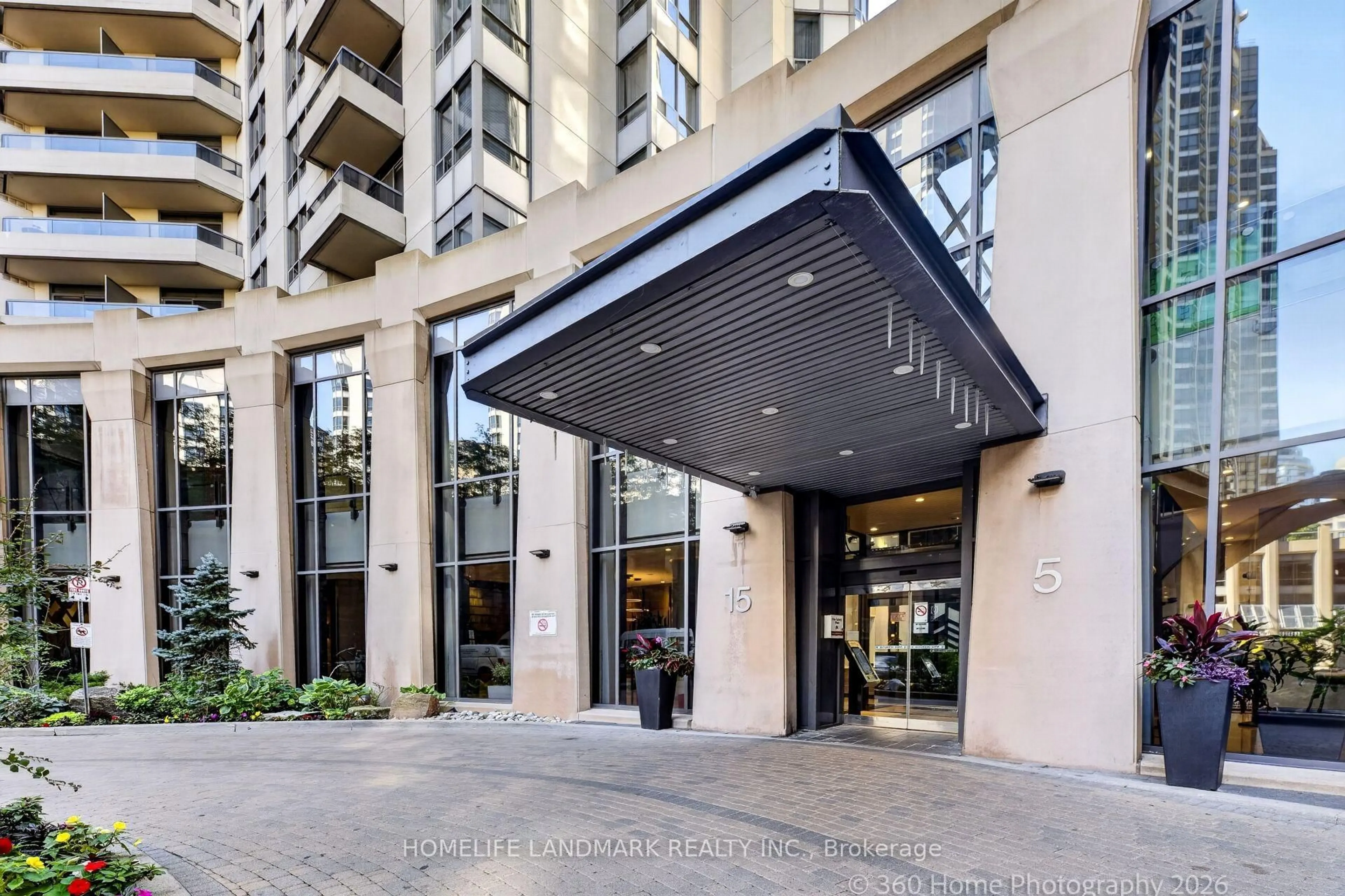 Indoor foyer for 15 NORTHTOWN Way #829, Toronto Ontario M2N 7A2