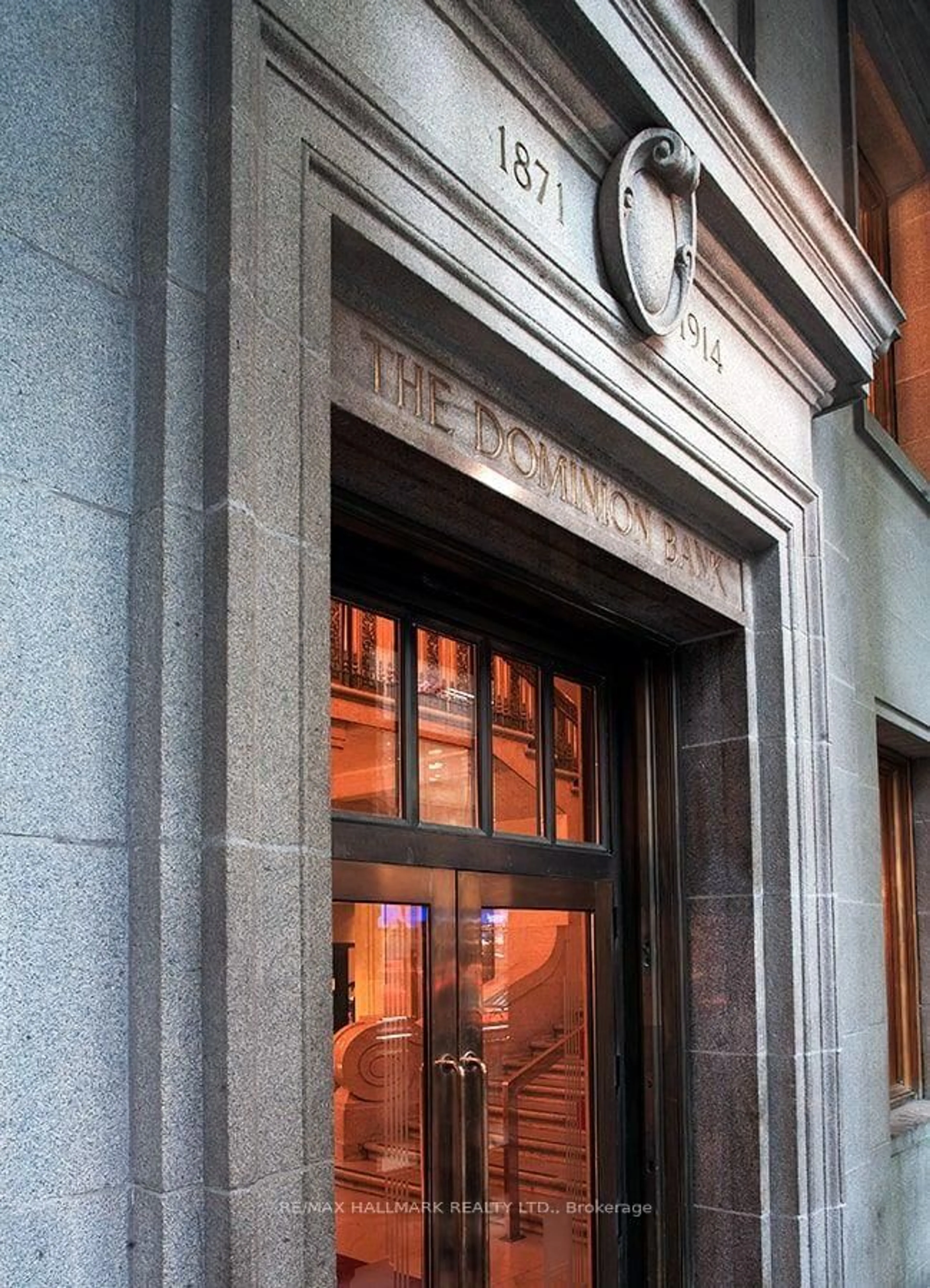 Indoor foyer for 1 King St #824, Toronto Ontario M5H 1A1