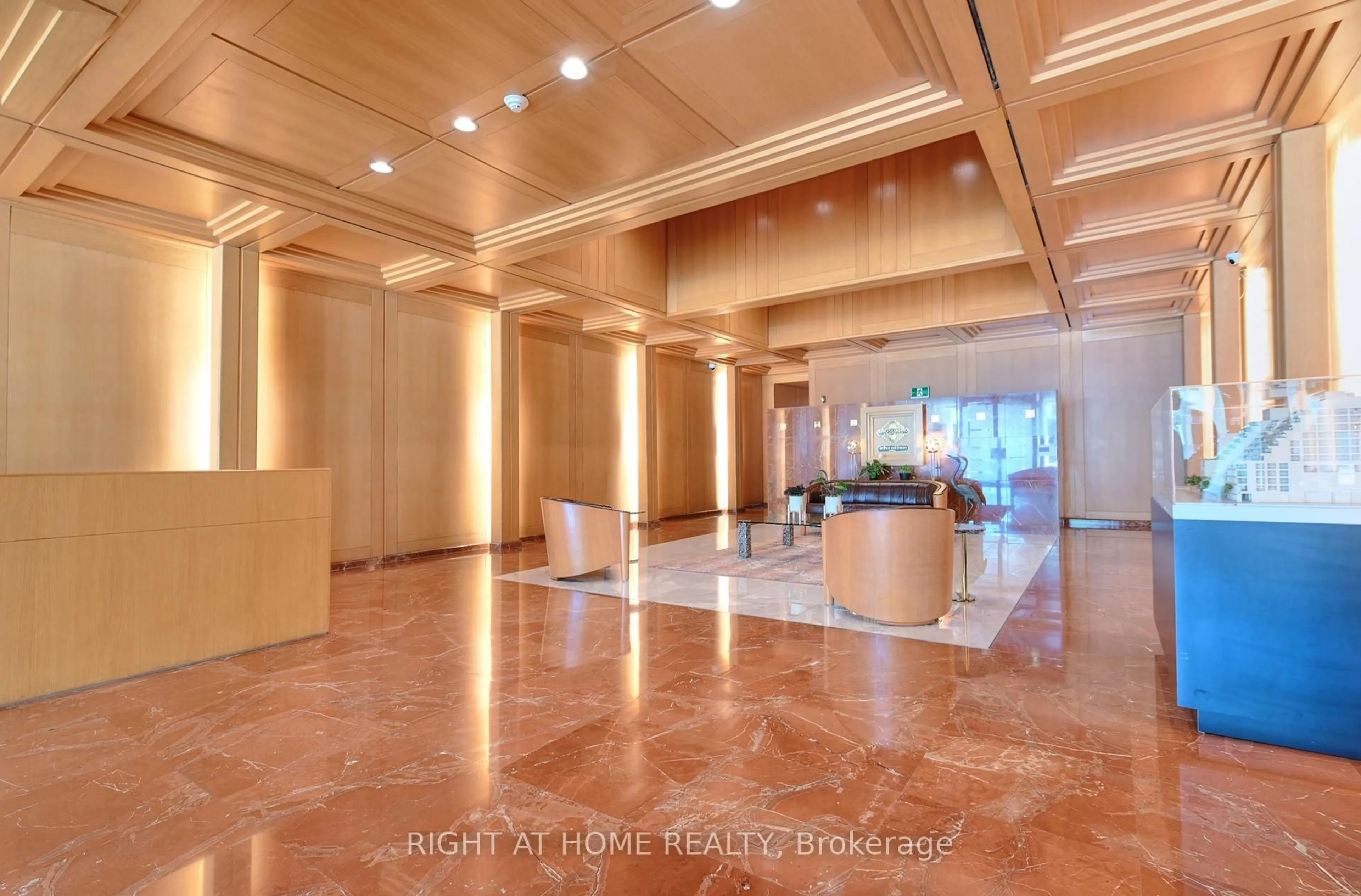 Lobby for 460 Queens Quay #202E, Toronto Ontario M5V 2Y4