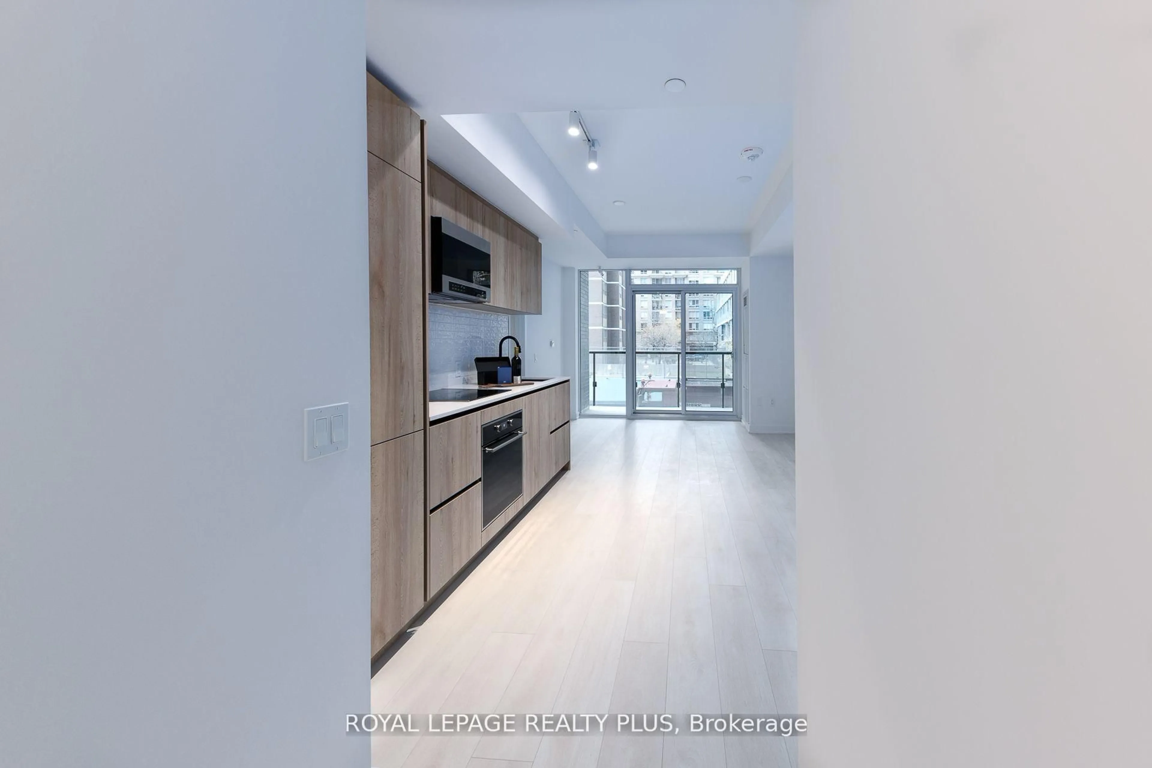 Unknown for 127 Broadway Ave #206S, Toronto Ontario N4P 1V4