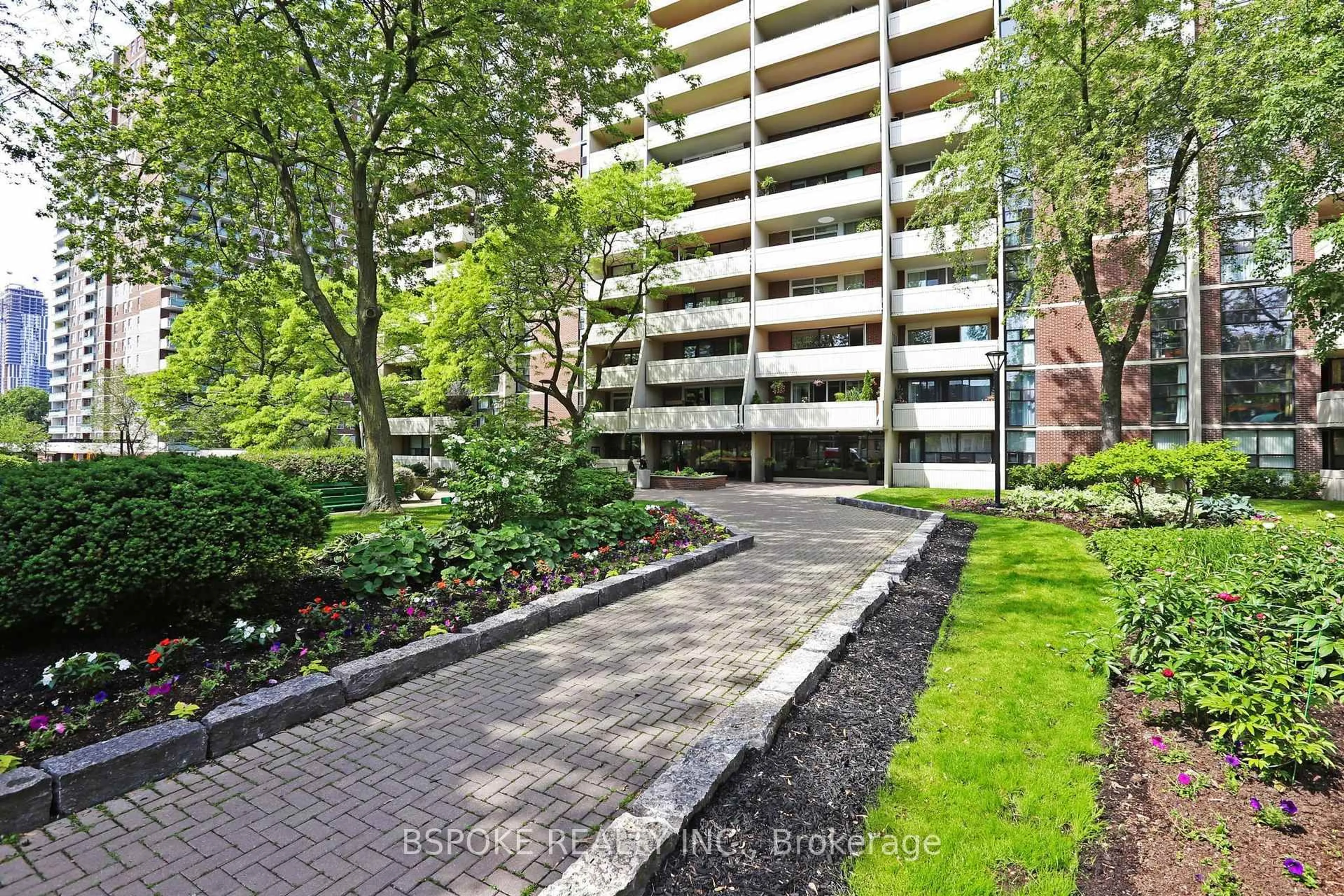 Patio, street for 40 Homewood Ave #609, Toronto Ontario M4Y 2K2