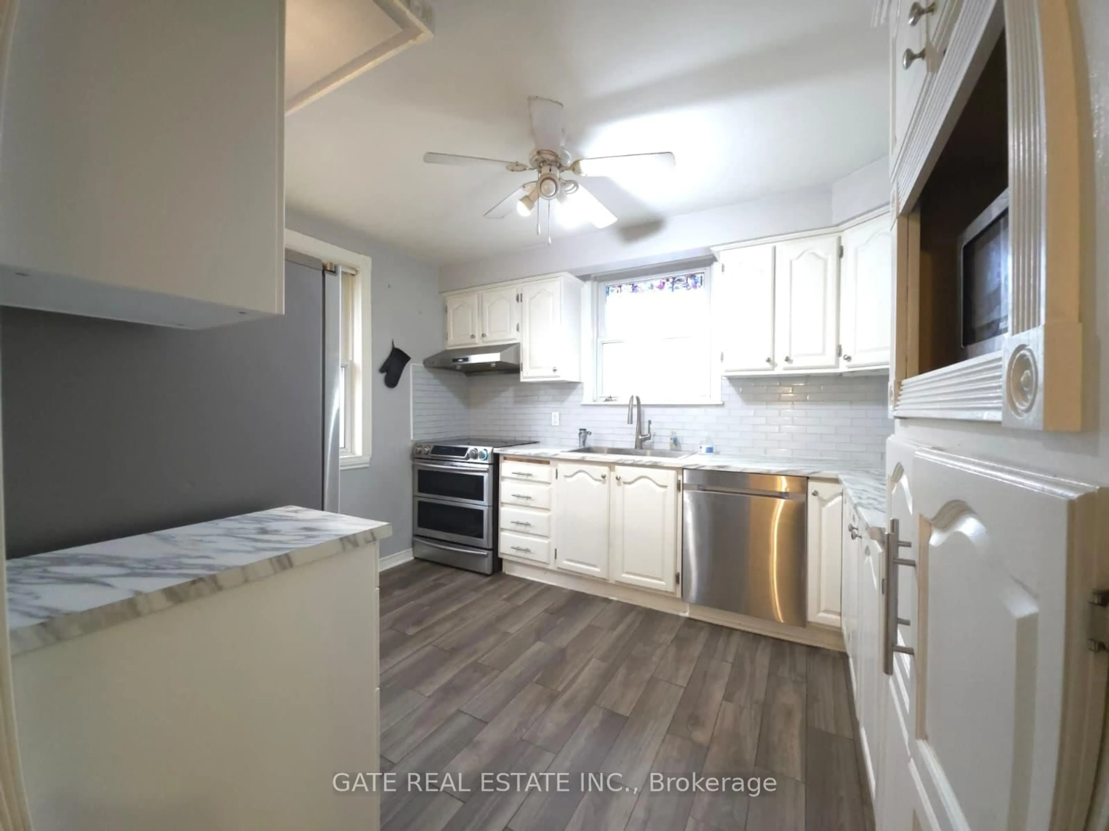 Standard kitchen, unknown for 377 Ellerslie Ave, Toronto Ontario M2R 1B8