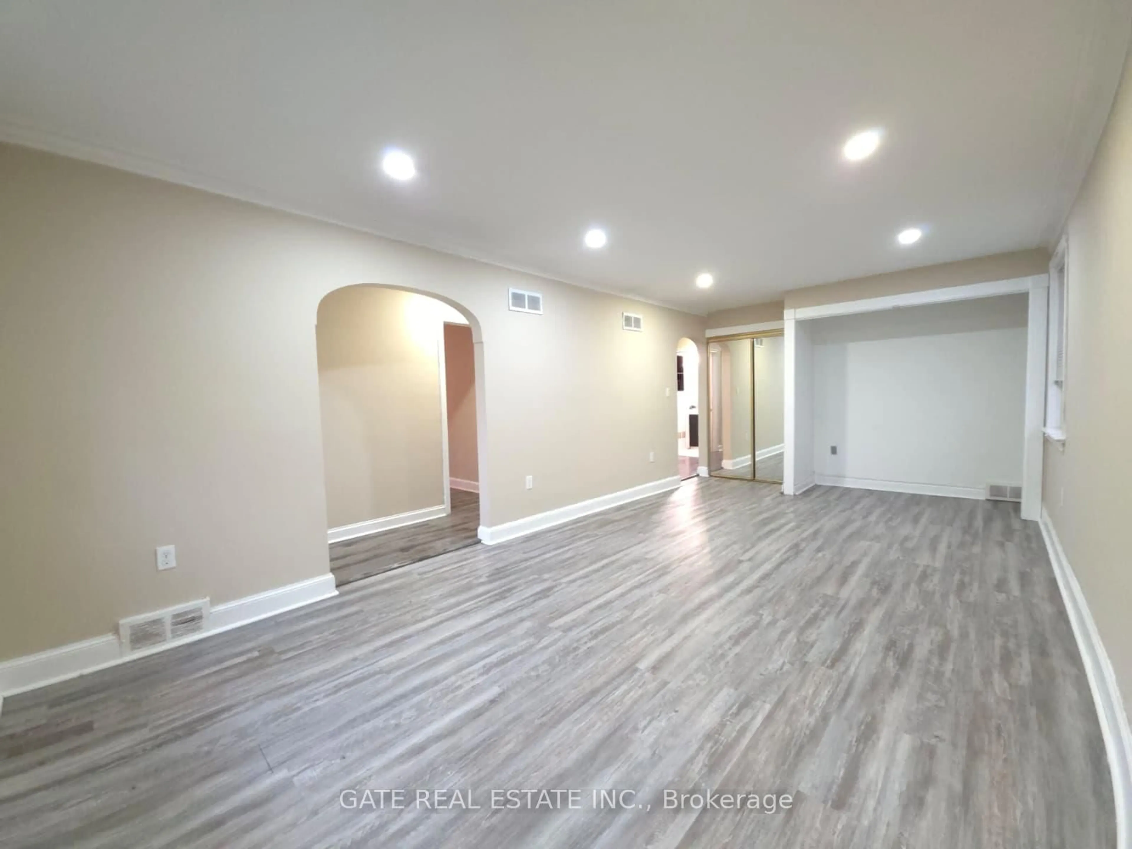 Unknown for 377 Ellerslie Ave, Toronto Ontario M2R 1B8