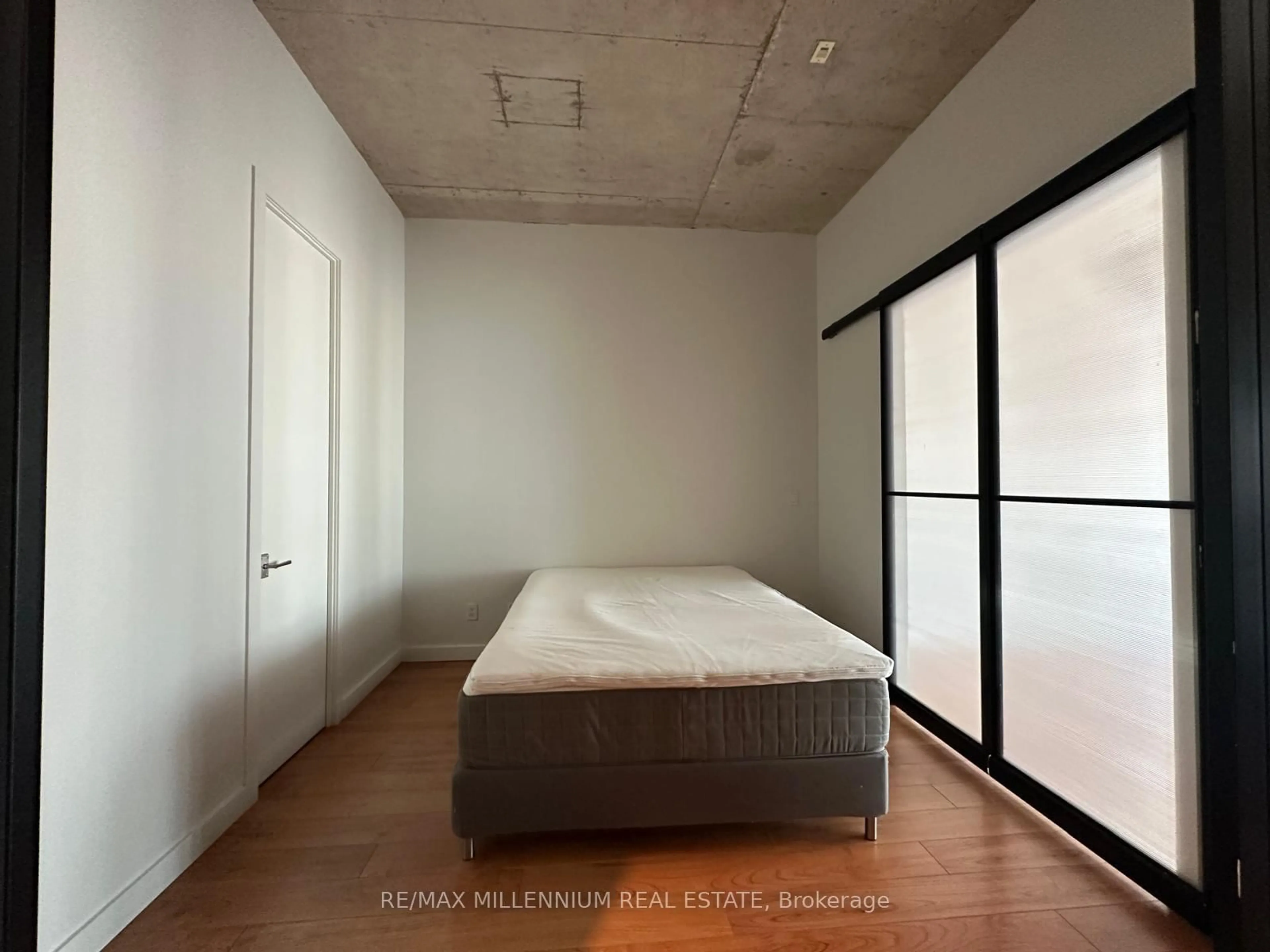 A pic of a room for 23 Brant St #1001, Toronto Ontario M5V 2L9