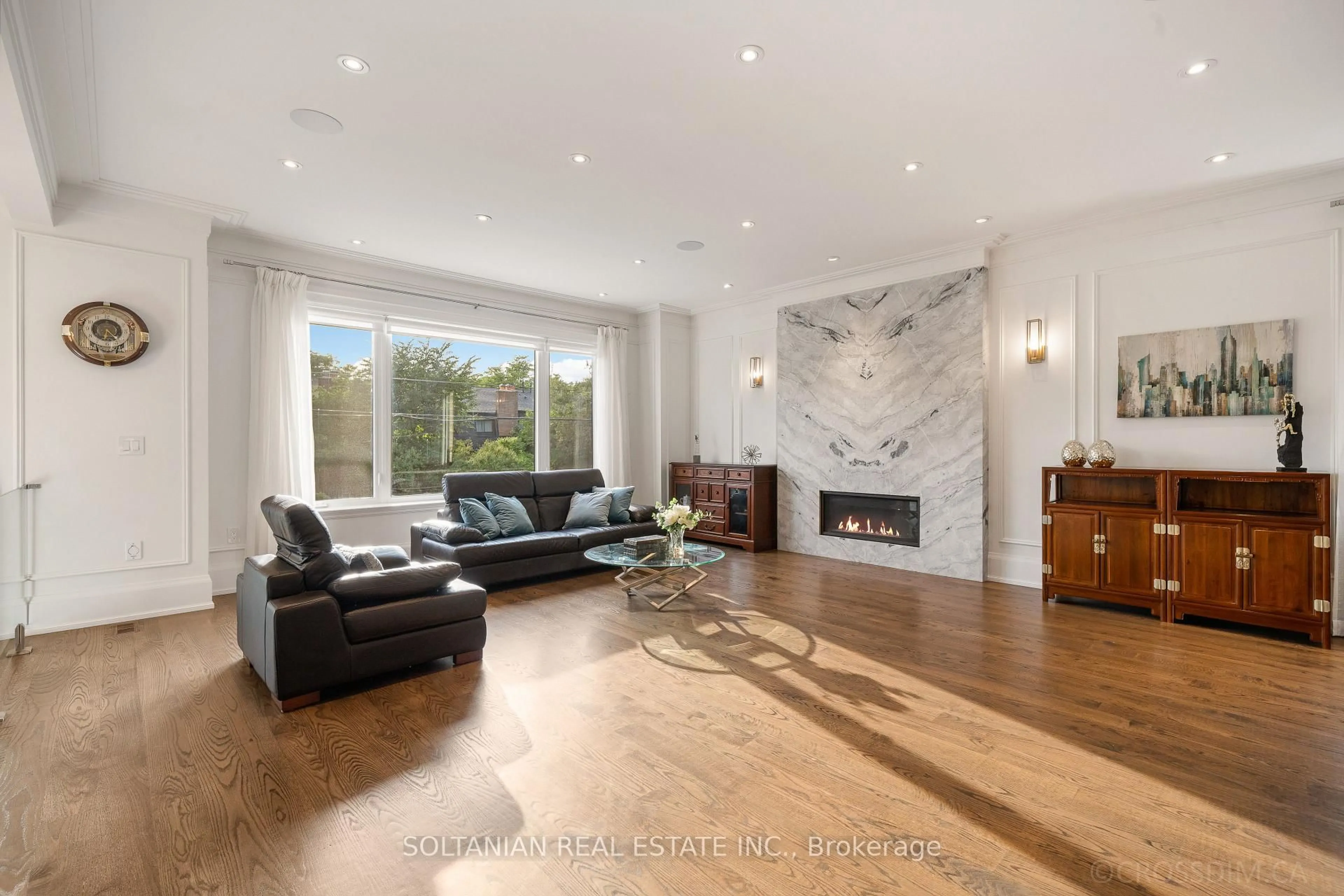 Living room with furniture, unknown for 15 Calvin Ave, Toronto Ontario M2N 5E4
