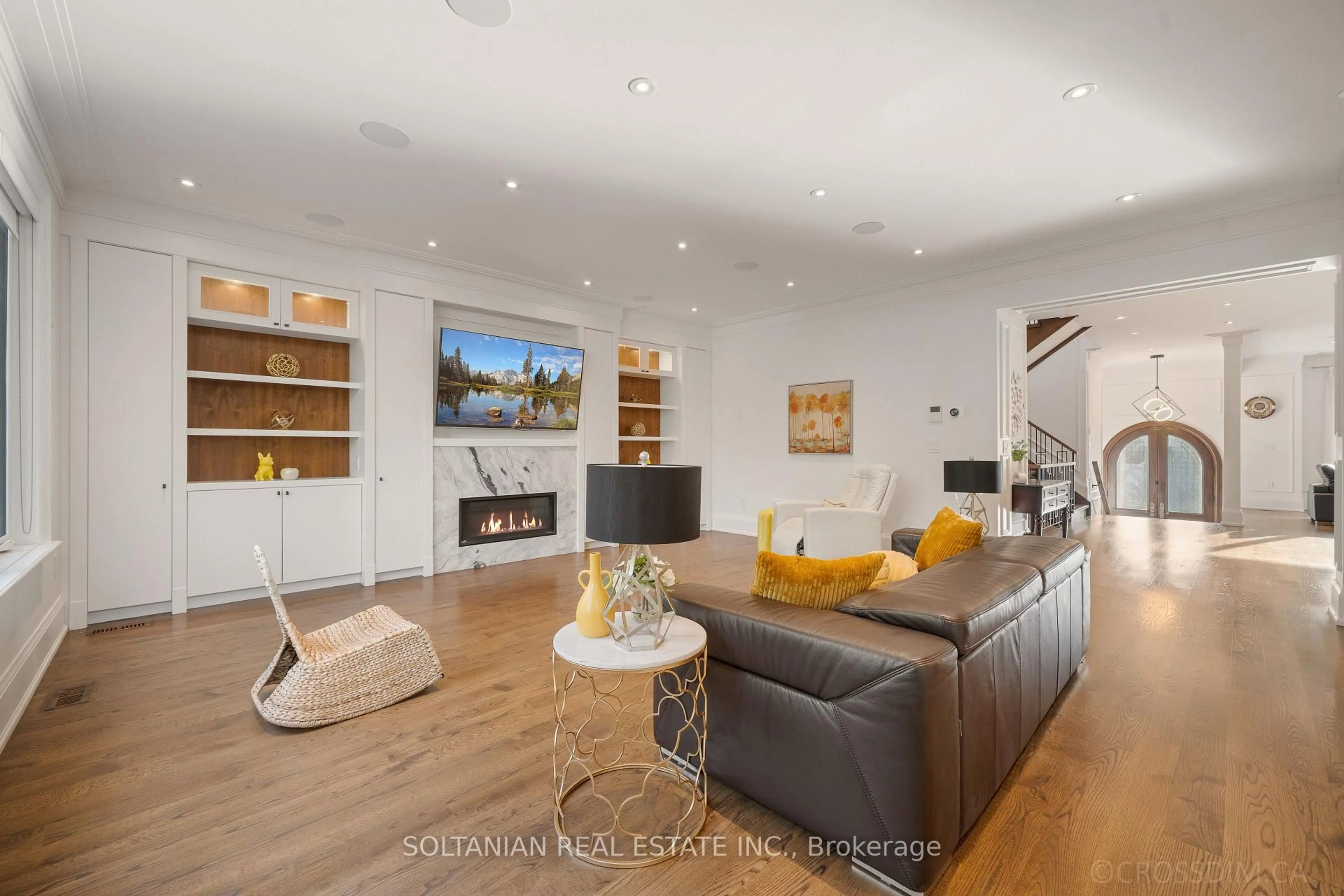 Living room with furniture, unknown for 15 Calvin Ave, Toronto Ontario M2N 5E4
