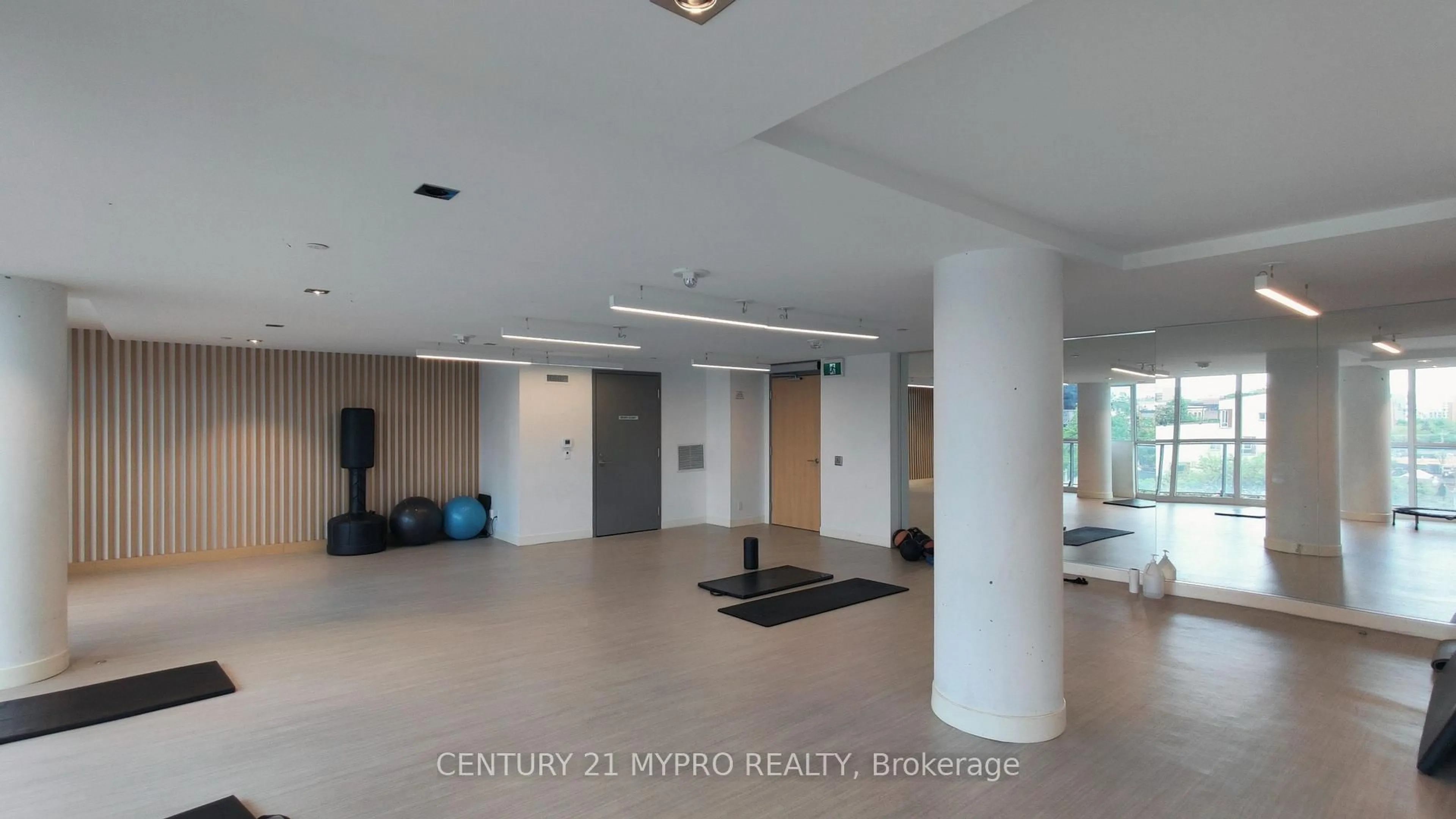 Indoor foyer for 120 Parliament St #1801, Toronto Ontario M5A 2Y8