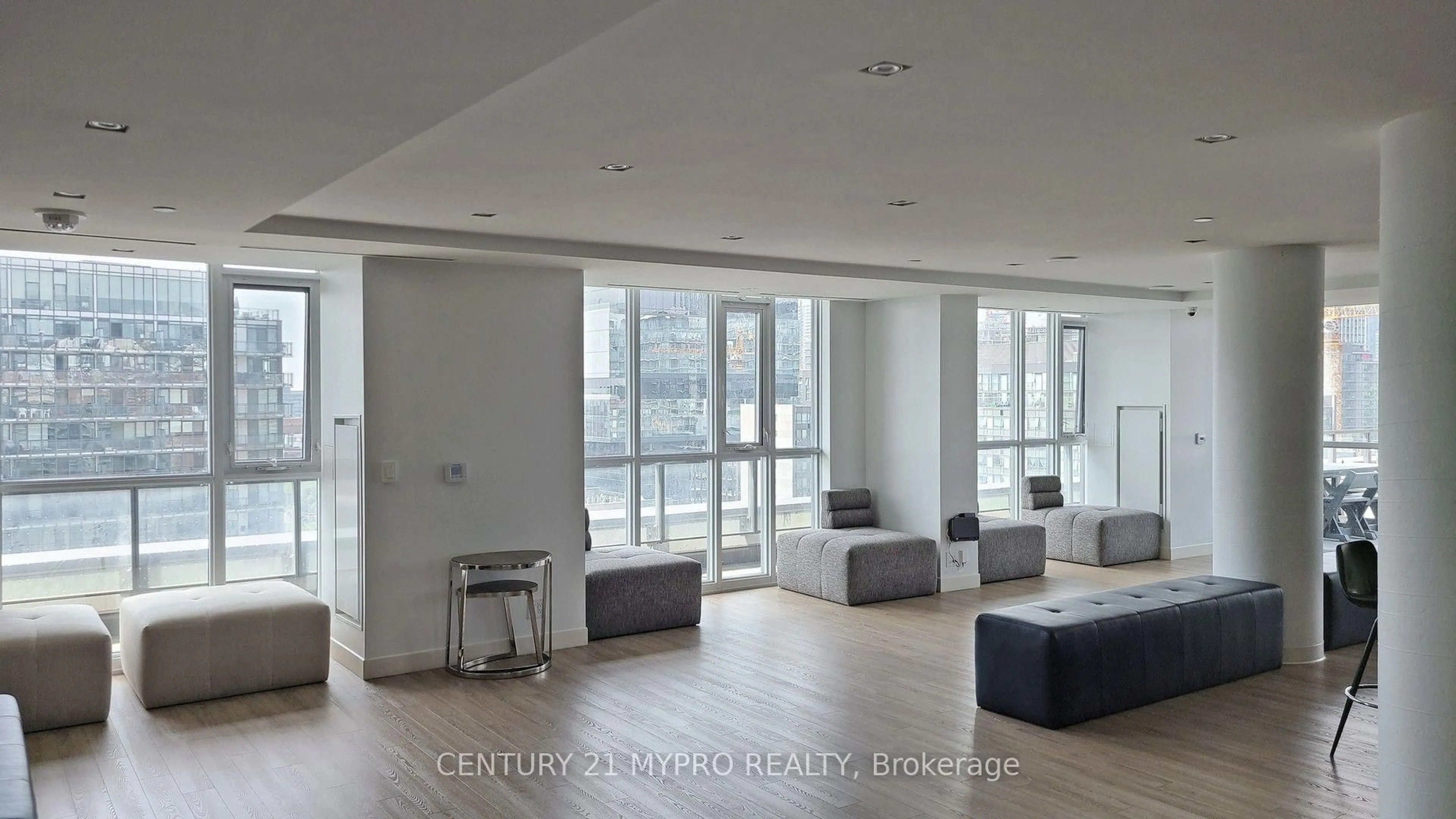 Indoor foyer for 120 Parliament St #1801, Toronto Ontario M5A 2Y8