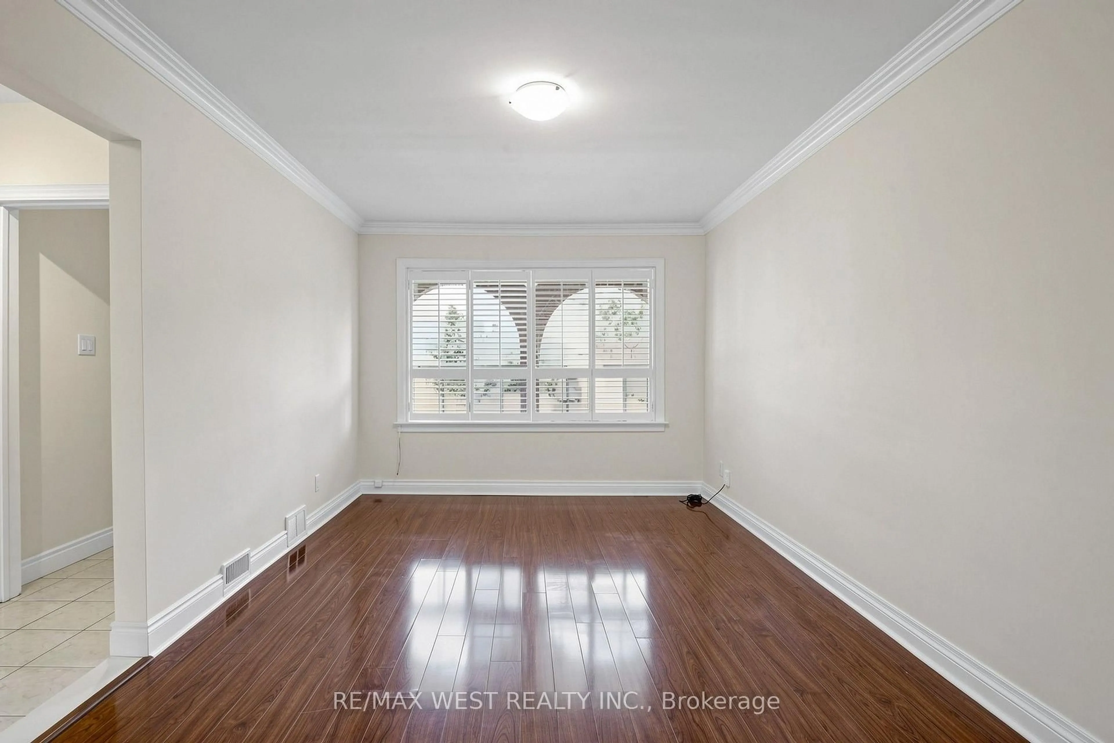 A pic of a room for 139 Ranee Ave, Toronto Ontario M6A 1N3
