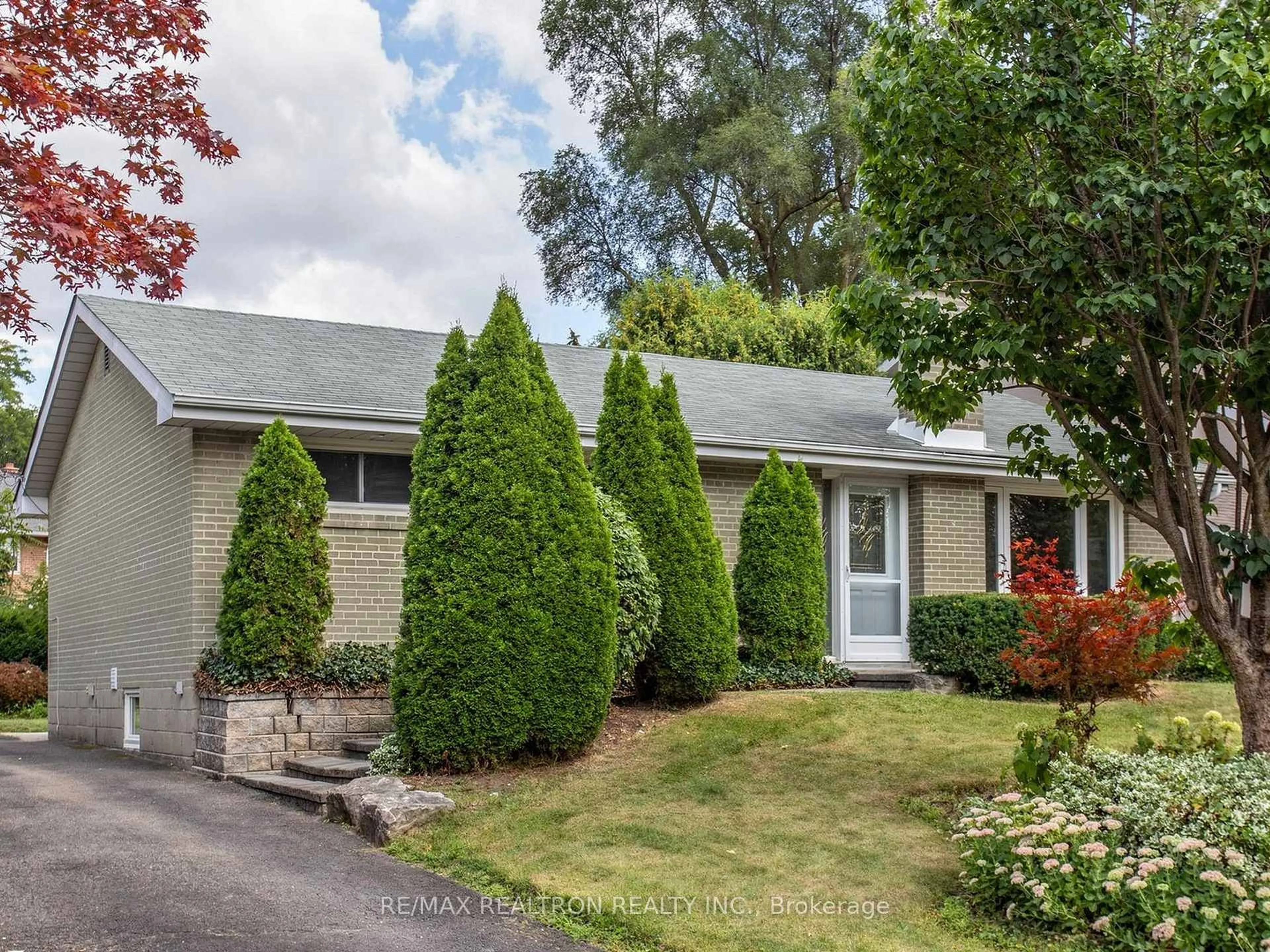 Home with vinyl exterior material, street for 56 Ternhill Cres, Toronto Ontario M3C 2E5
