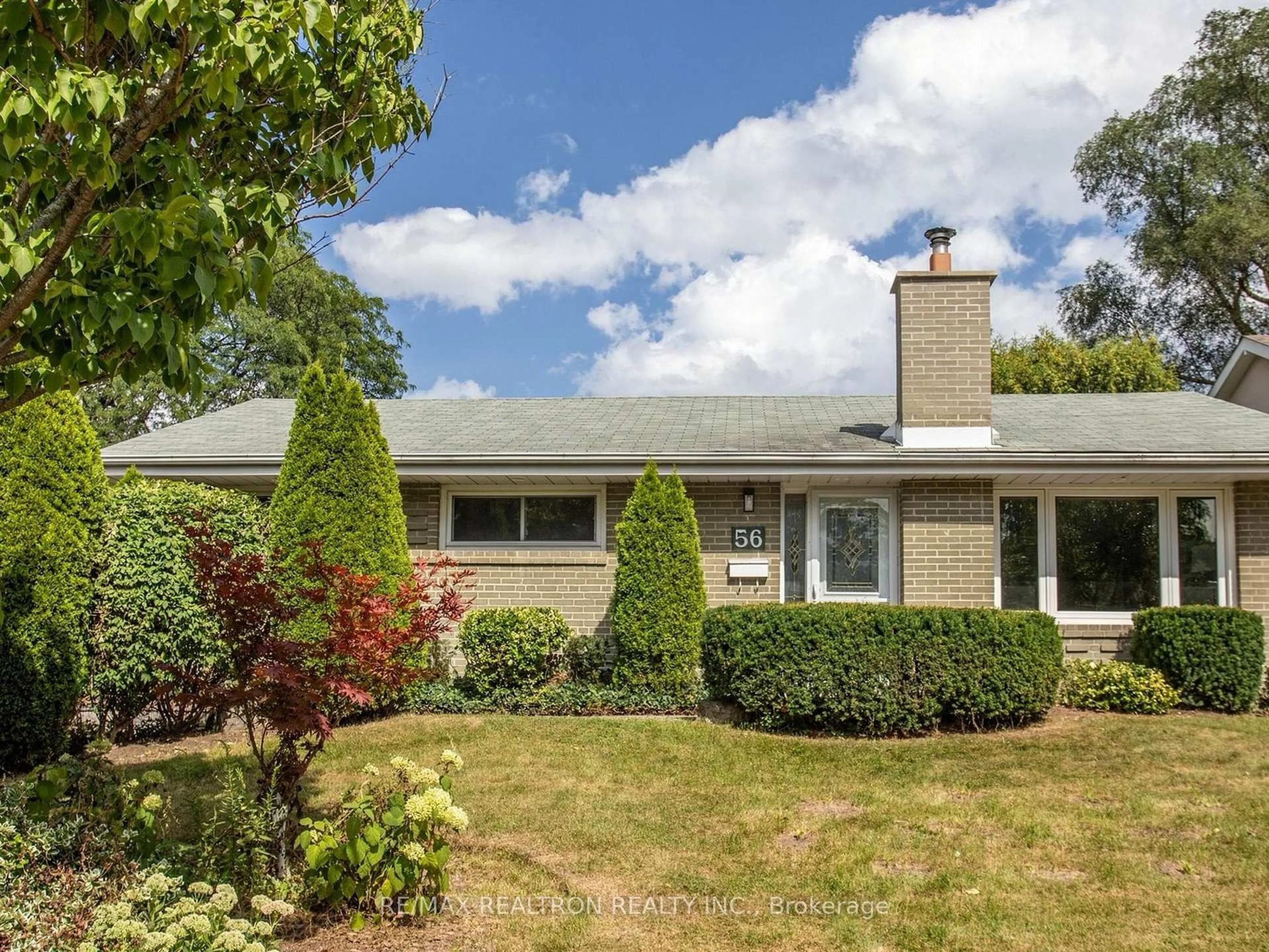 A pic from outside/outdoor area/front of a property/back of a property/a pic from drone, street for 56 Ternhill Cres, Toronto Ontario M3C 2E5