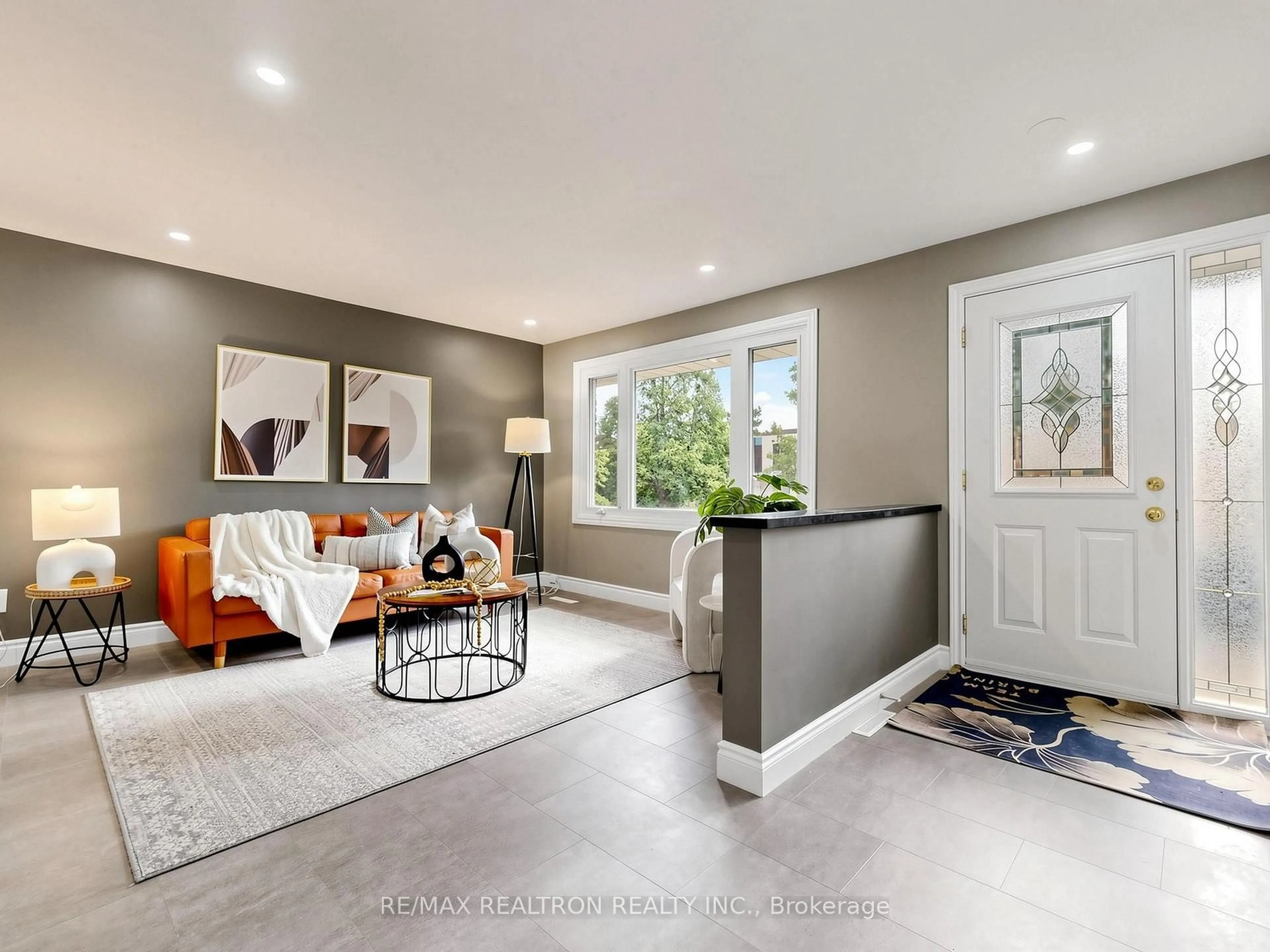 Living room with furniture, unknown for 56 Ternhill Cres, Toronto Ontario M3C 2E5