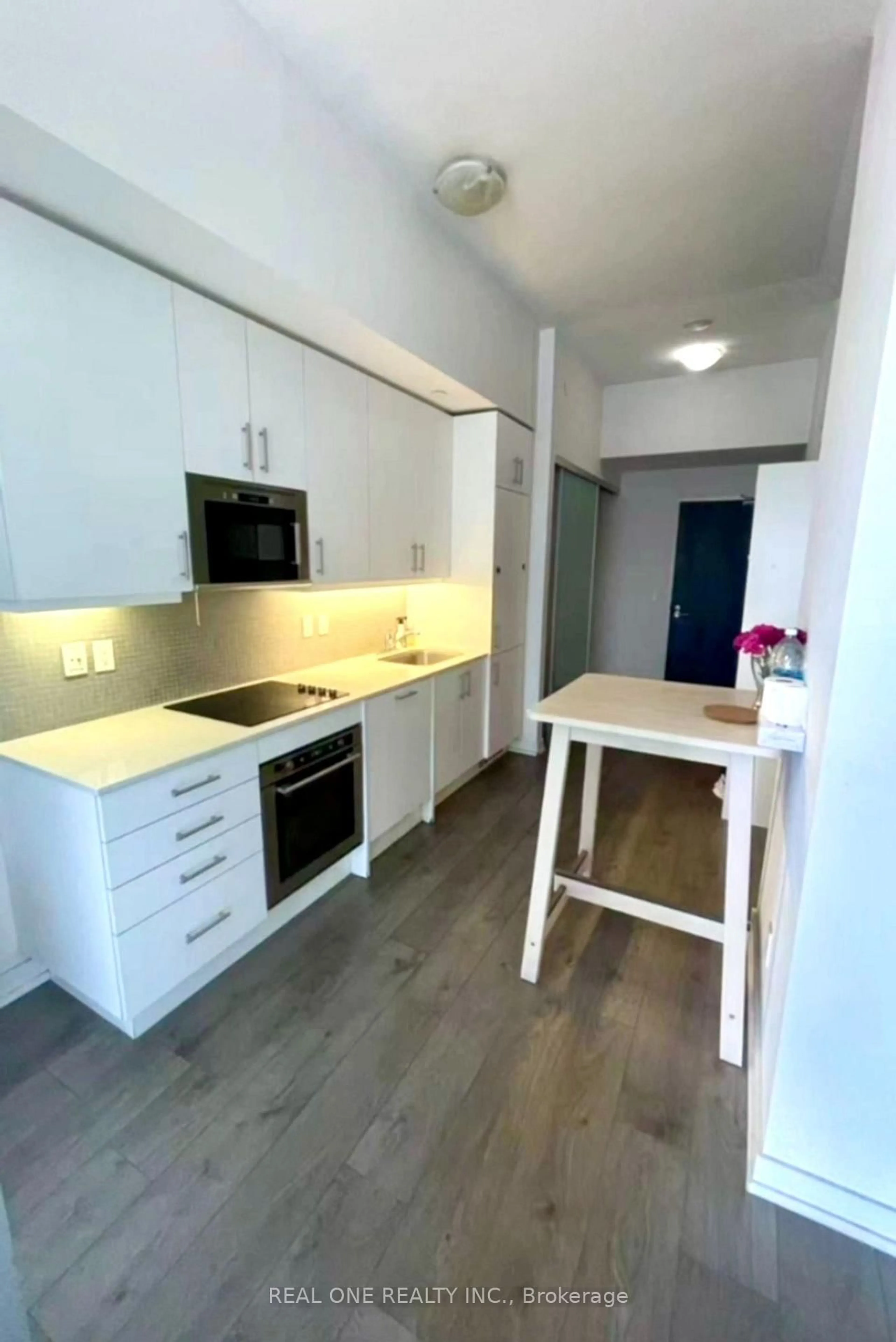 Unknown for 297 College St #716, Toronto Ontario M5T 0C2
